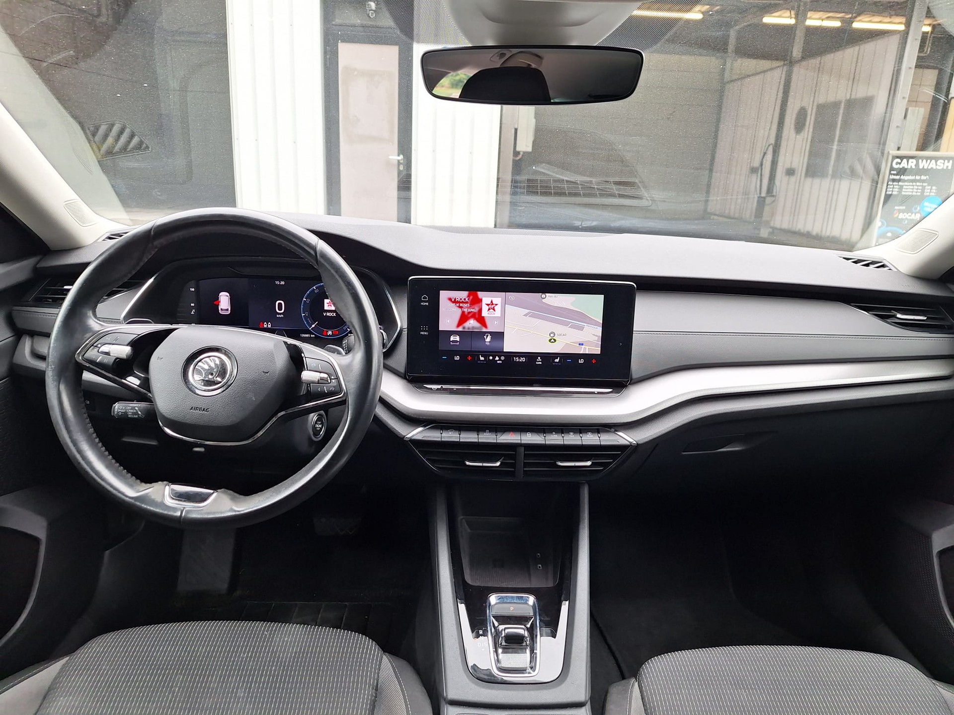 SKODA Octavia Combi 2.0 TDI DSG Ambition-image-11