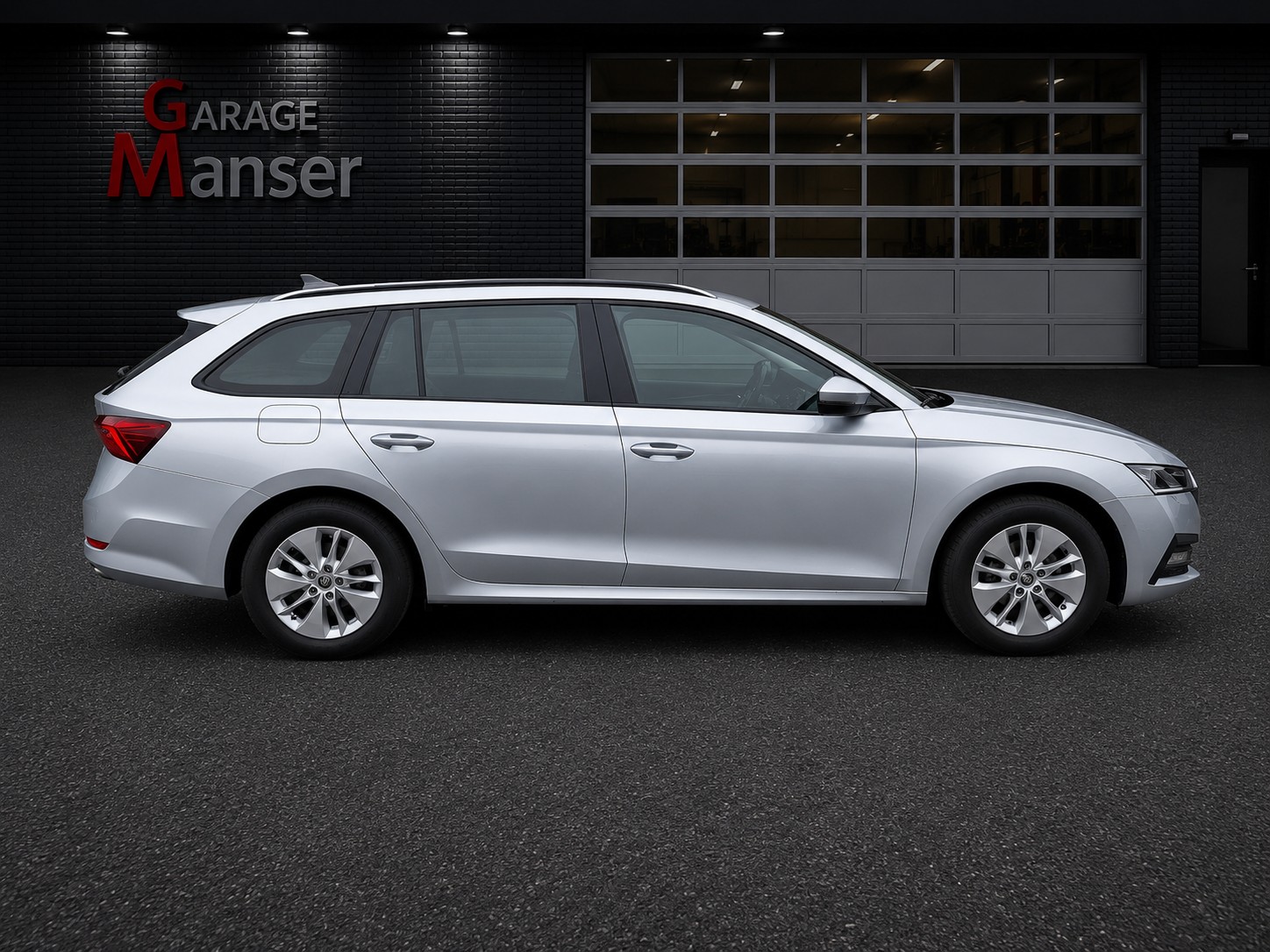 SKODA Octavia Combi 2.0 TDI DSG Ambition-image-4