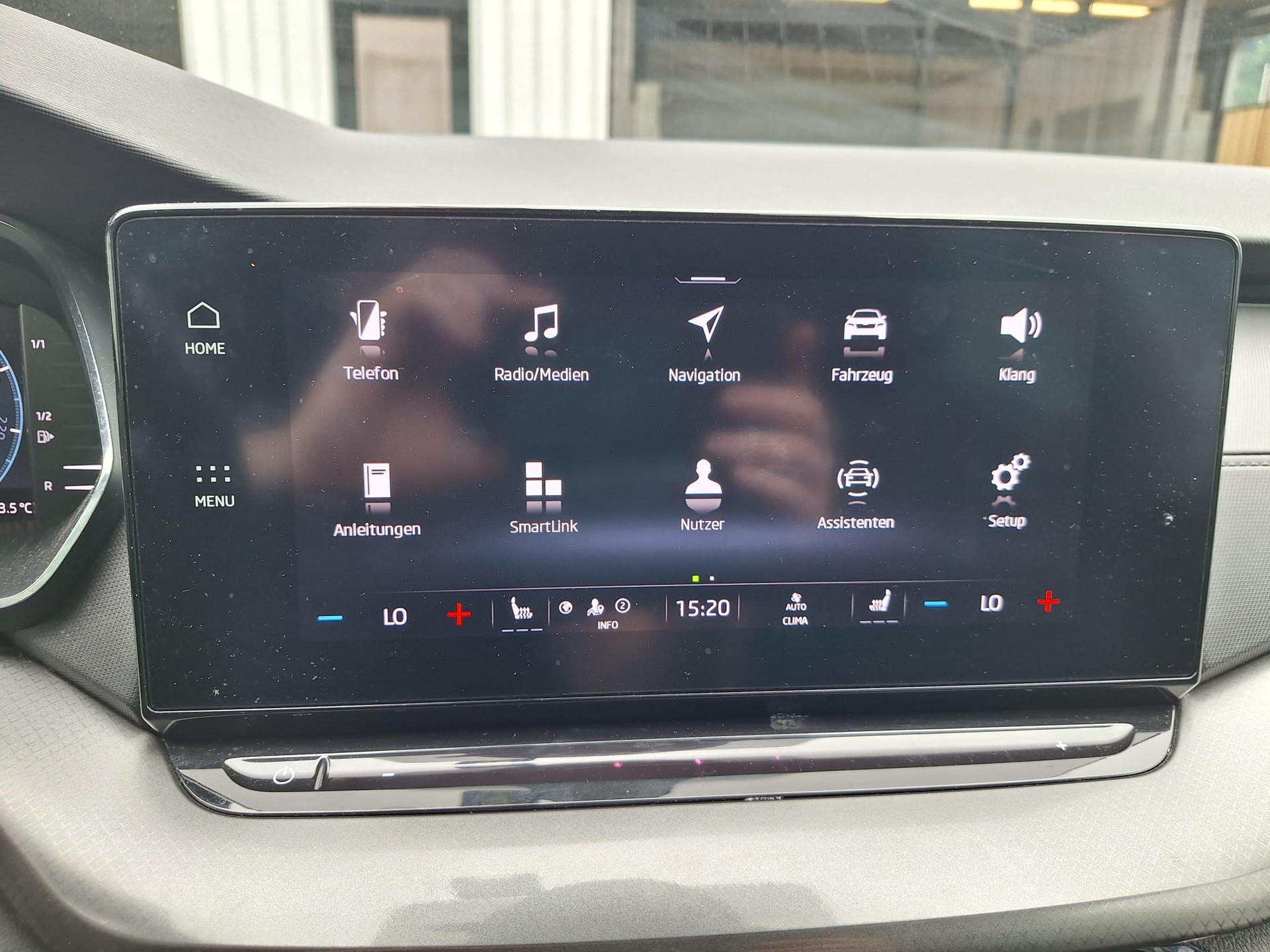 SKODA Octavia Combi 2.0 TDI DSG Ambition-image-8