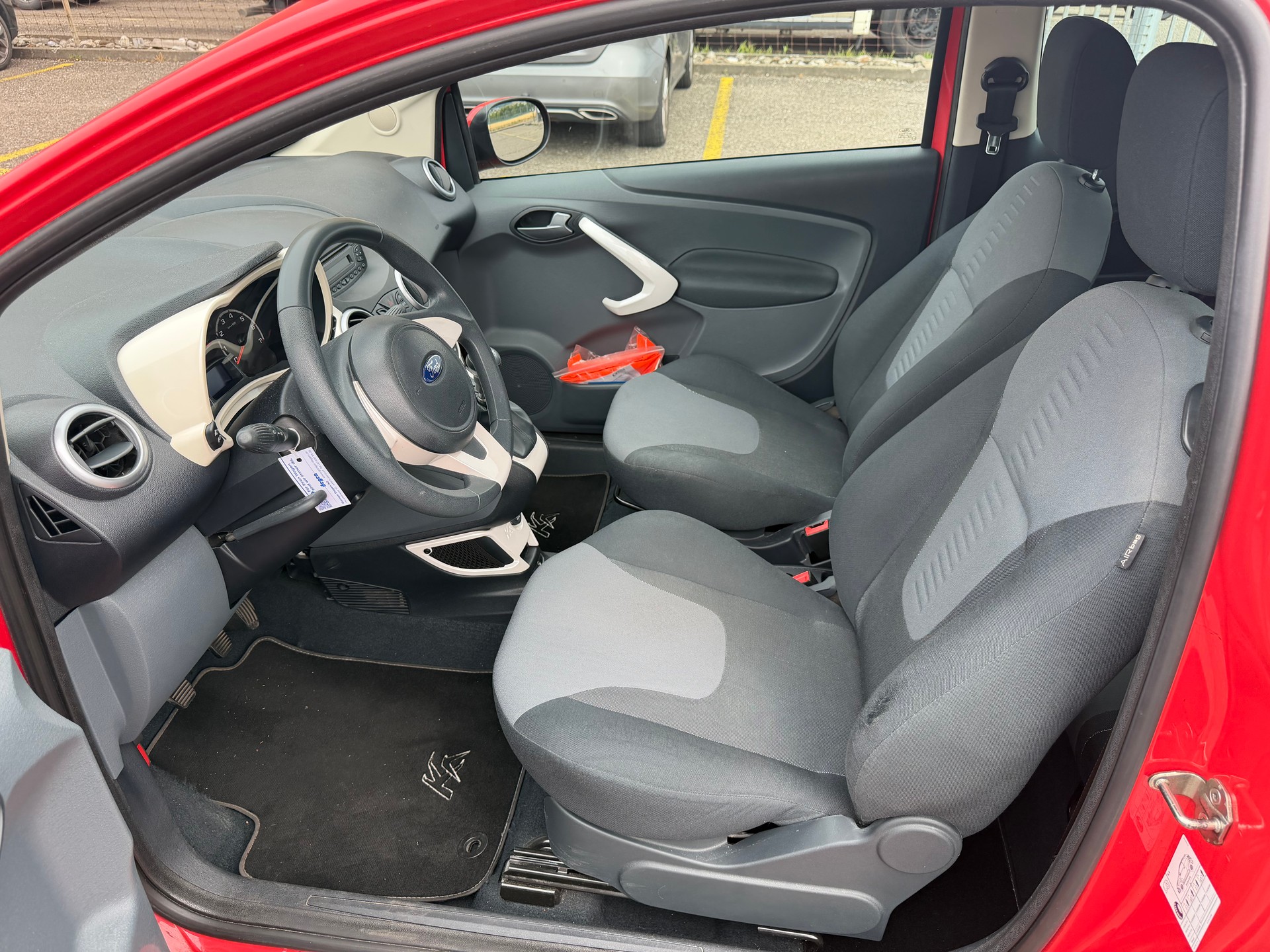 FORD KA 1.25 Titanium-image-9
