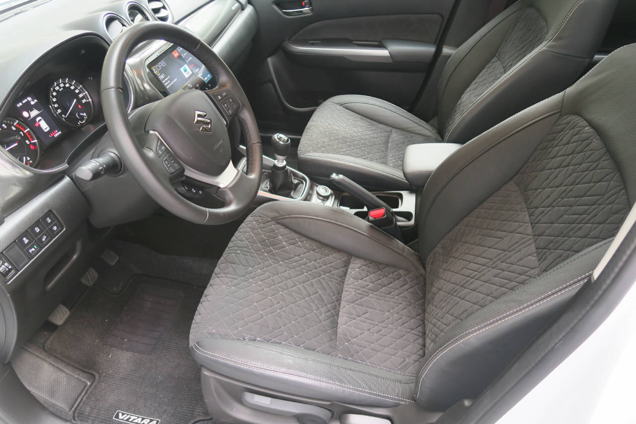 SUZUKI Vitara 1.4 T Compact Top Hybrid 4x4-showroom-element-3