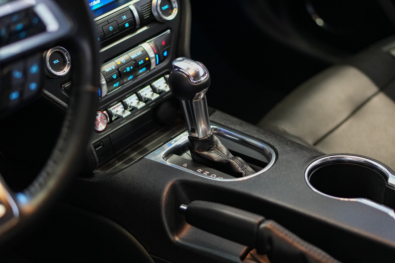 FORD Mustang Fastback 5.0 V8 GT Automat-image-26