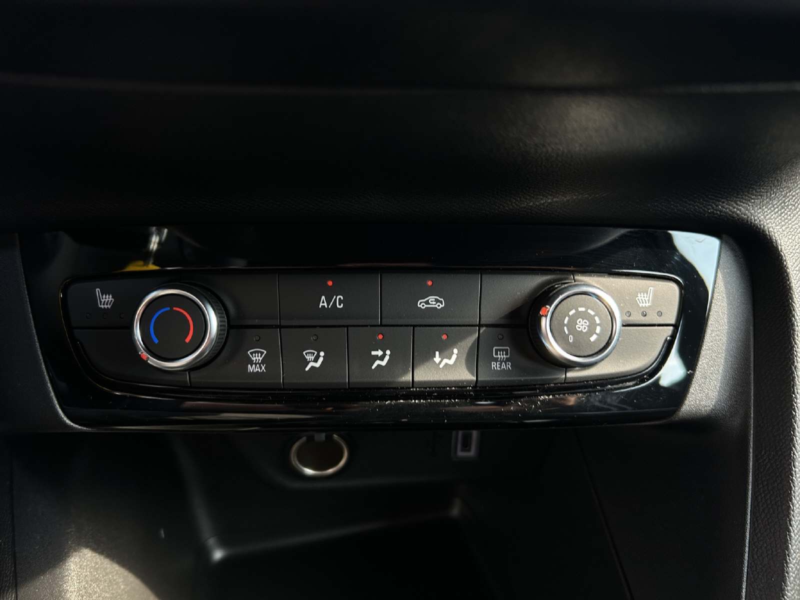 OPEL Corsa 1.2 T Hybrid Viva-image-10