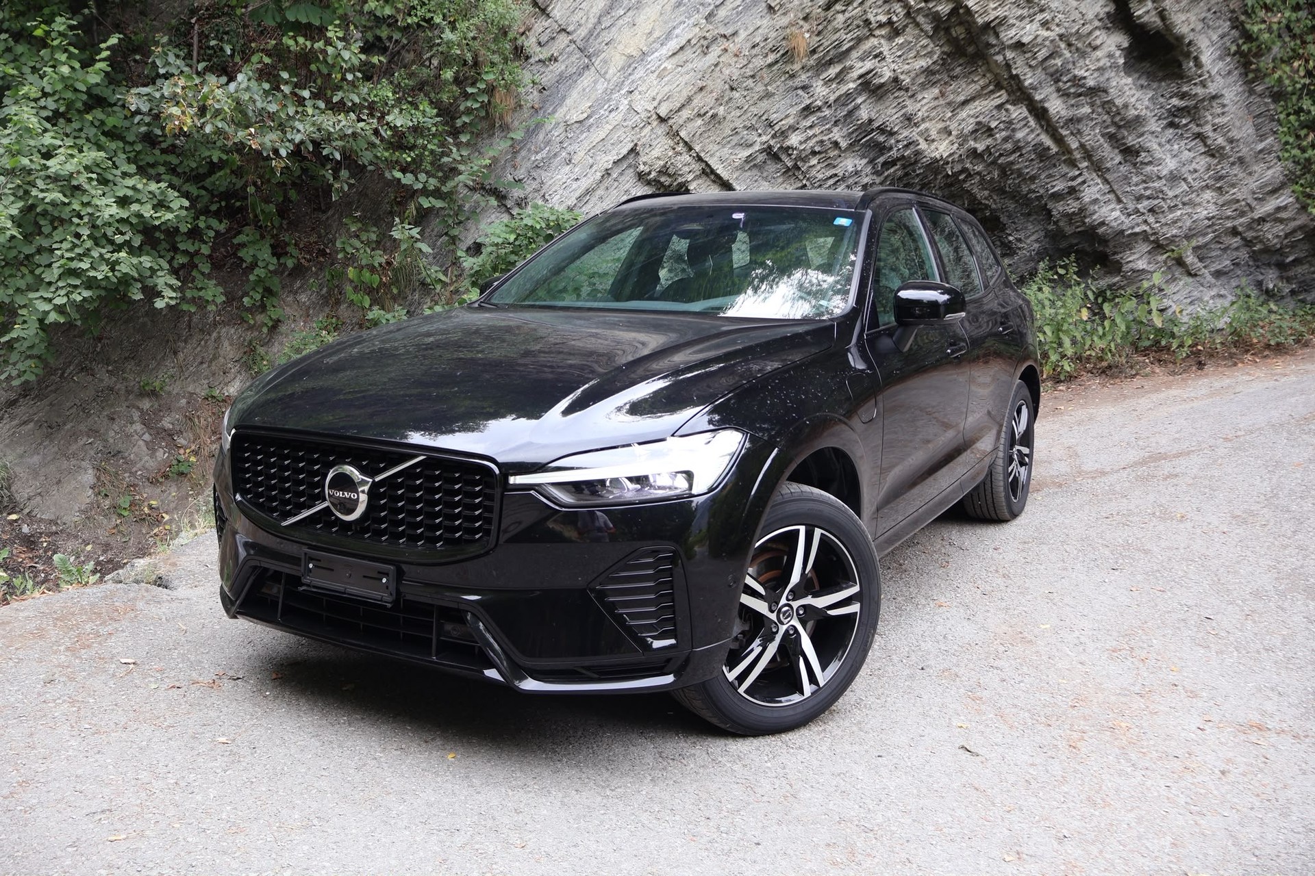 VOLVO XC60 T6 eAWD PluginHybrid R-Design Geartronic-showroom-element-1