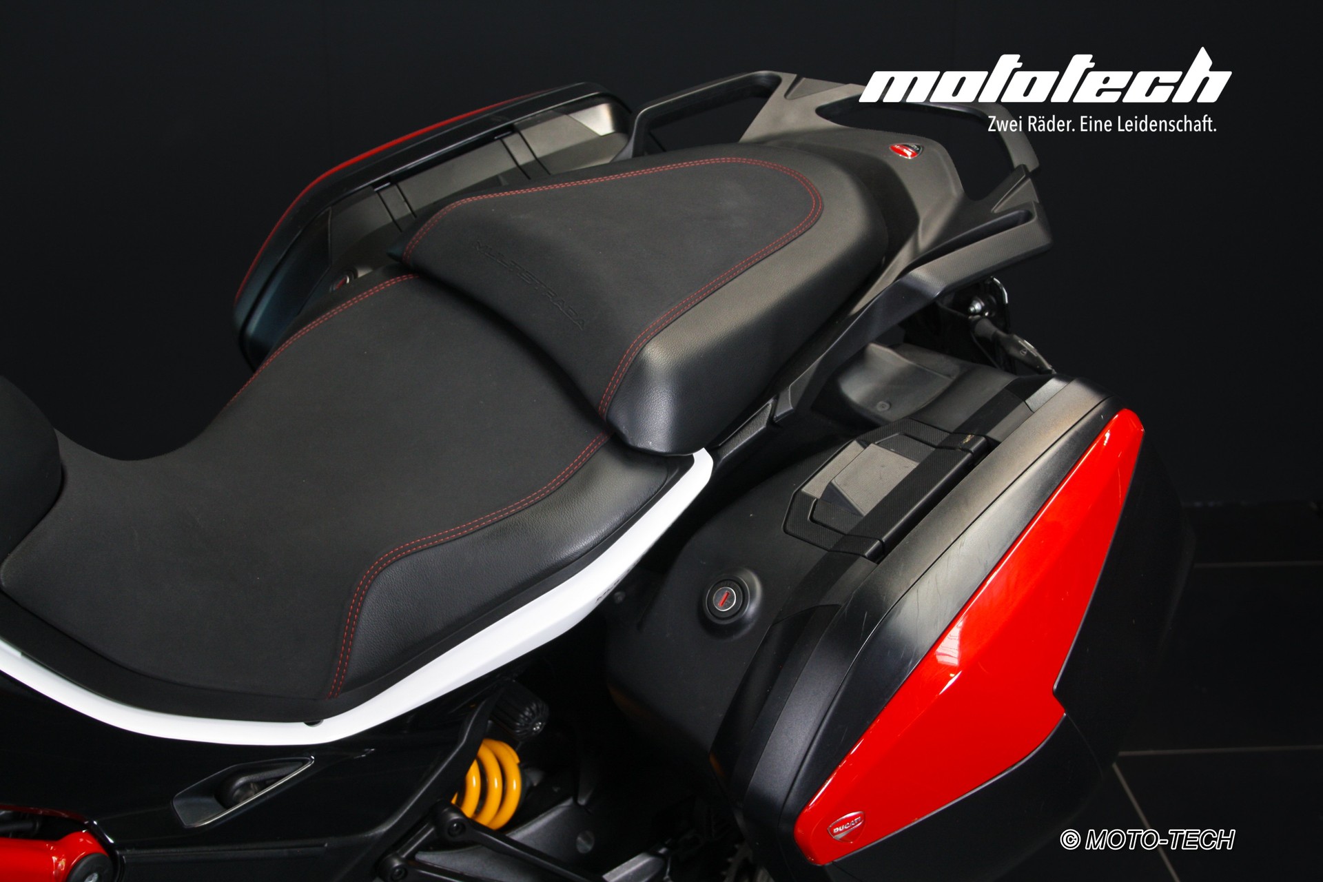 DUCATI Multistrada 1260 Pikes Peak-image-9