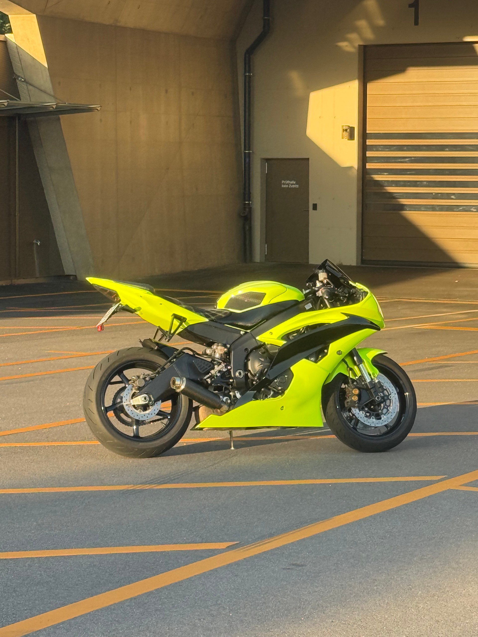 YAMAHA YZF-R6-image-2