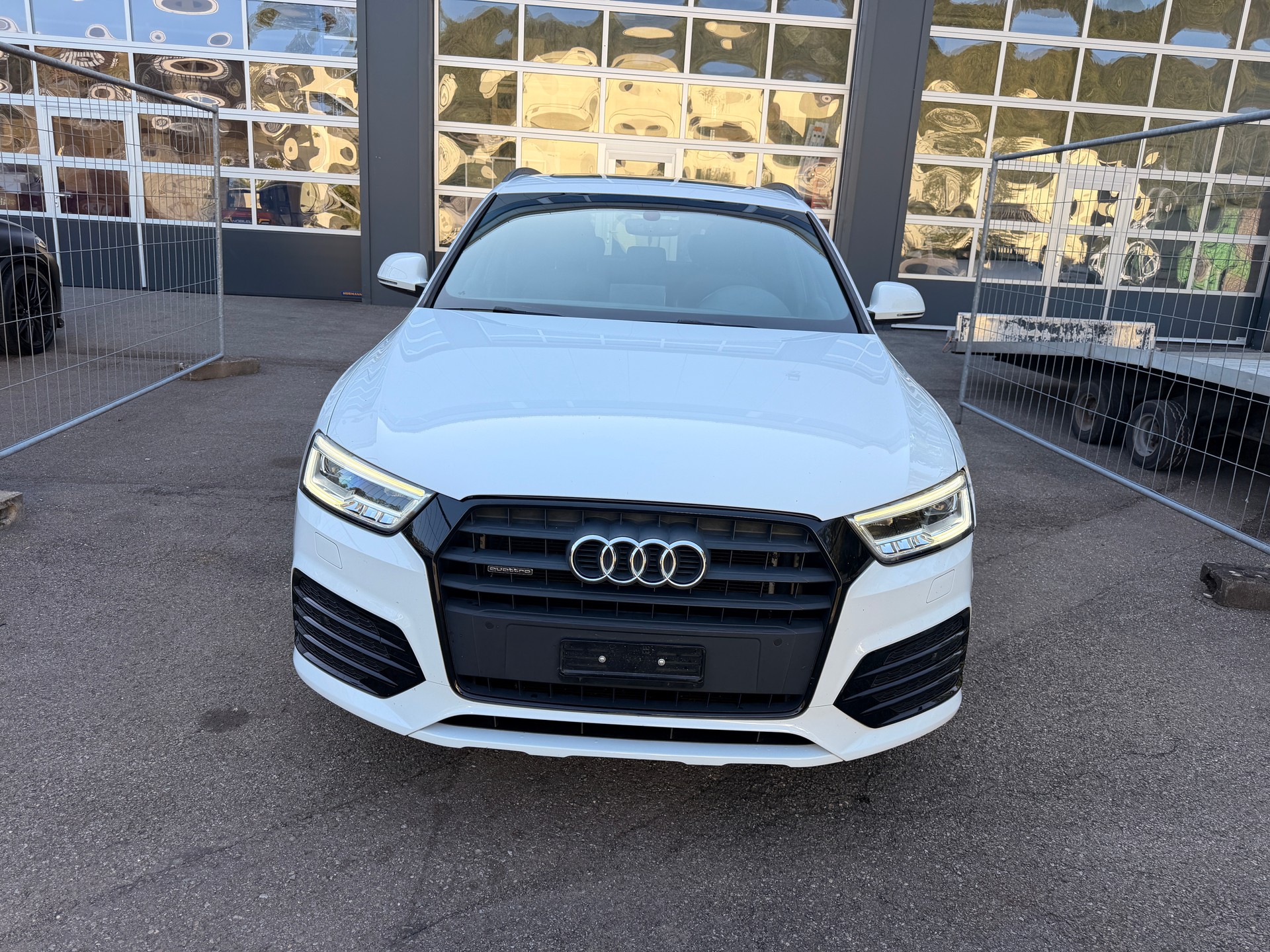 AUDI Q3 2.0 TDI sport quattro S-tronic S-LINE