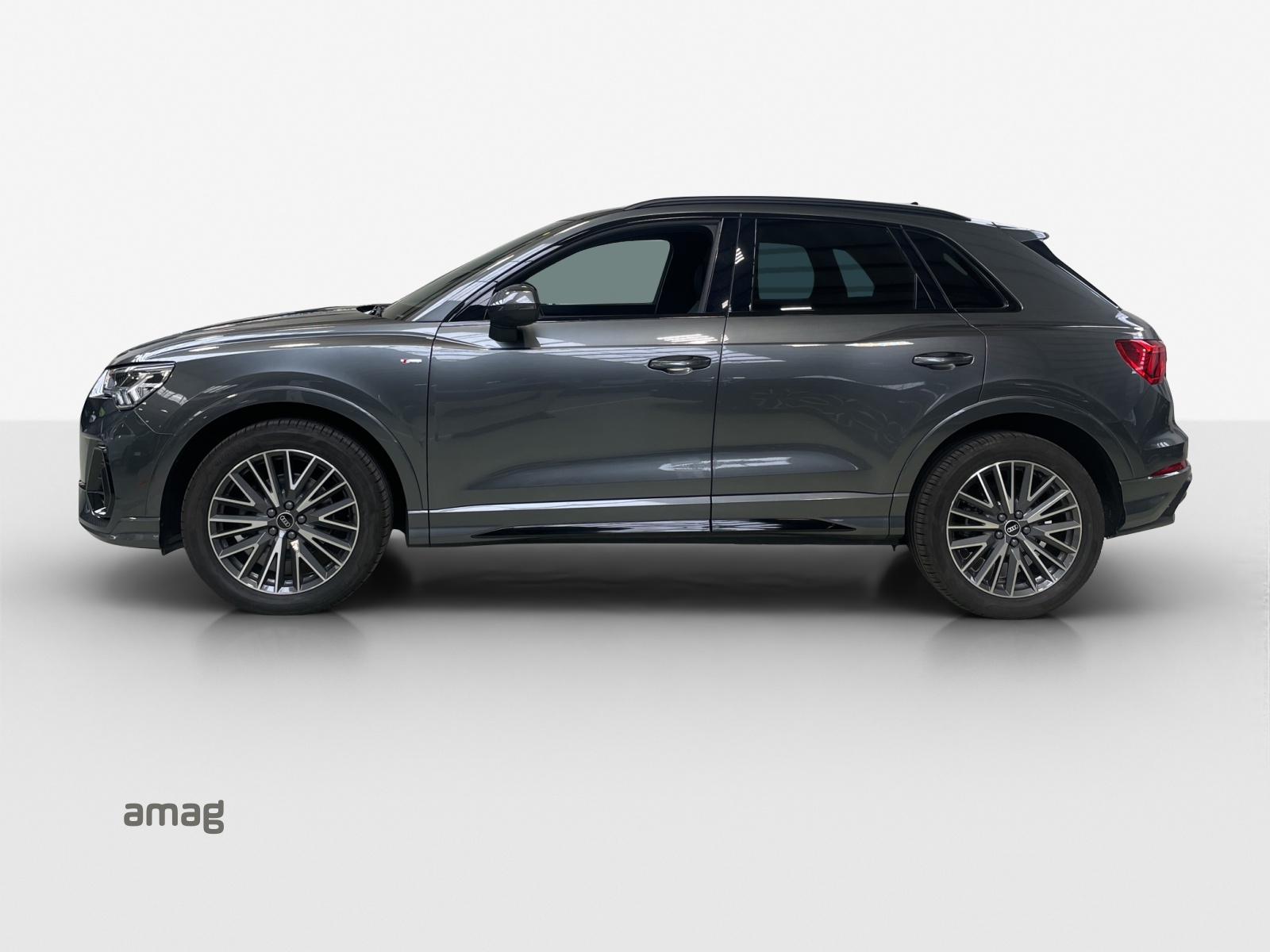 AUDI Q3 35 TFSI S line Attraction S-tronic-showroom-element-1