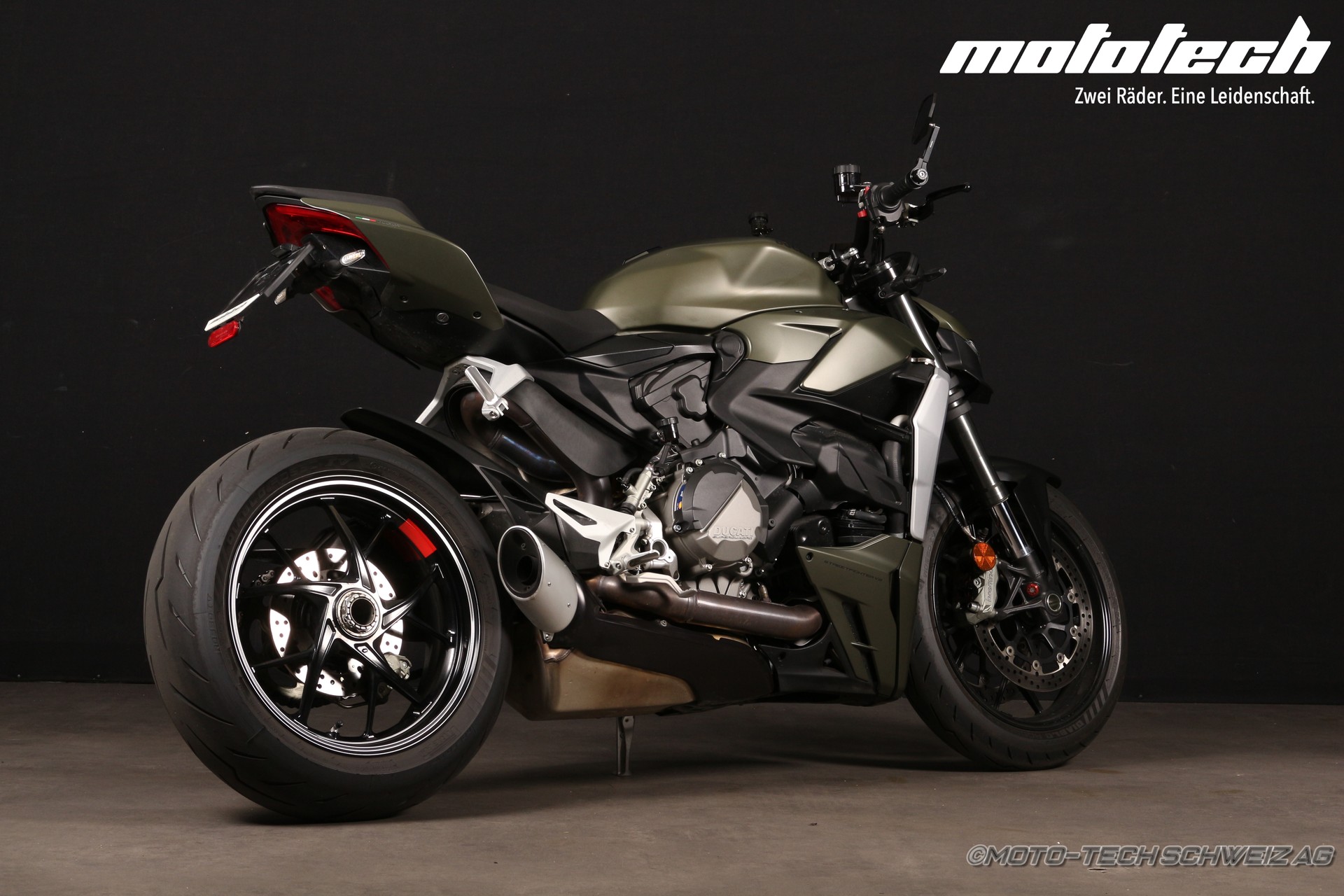 DUCATI Streetfighter V2-image-2
