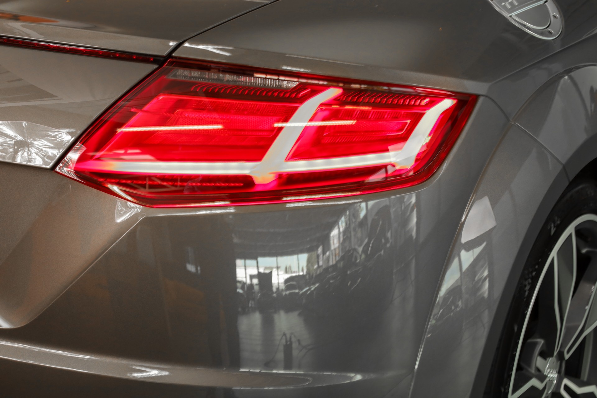 AUDI TTS Roadster 2.0 TFSI quattro S-tronic-image-15