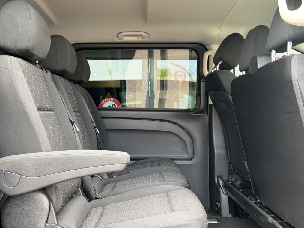 MERCEDES-BENZ Vito 116 CDI Lang Select Tourer 4Matic 9G-Tronic-image-9