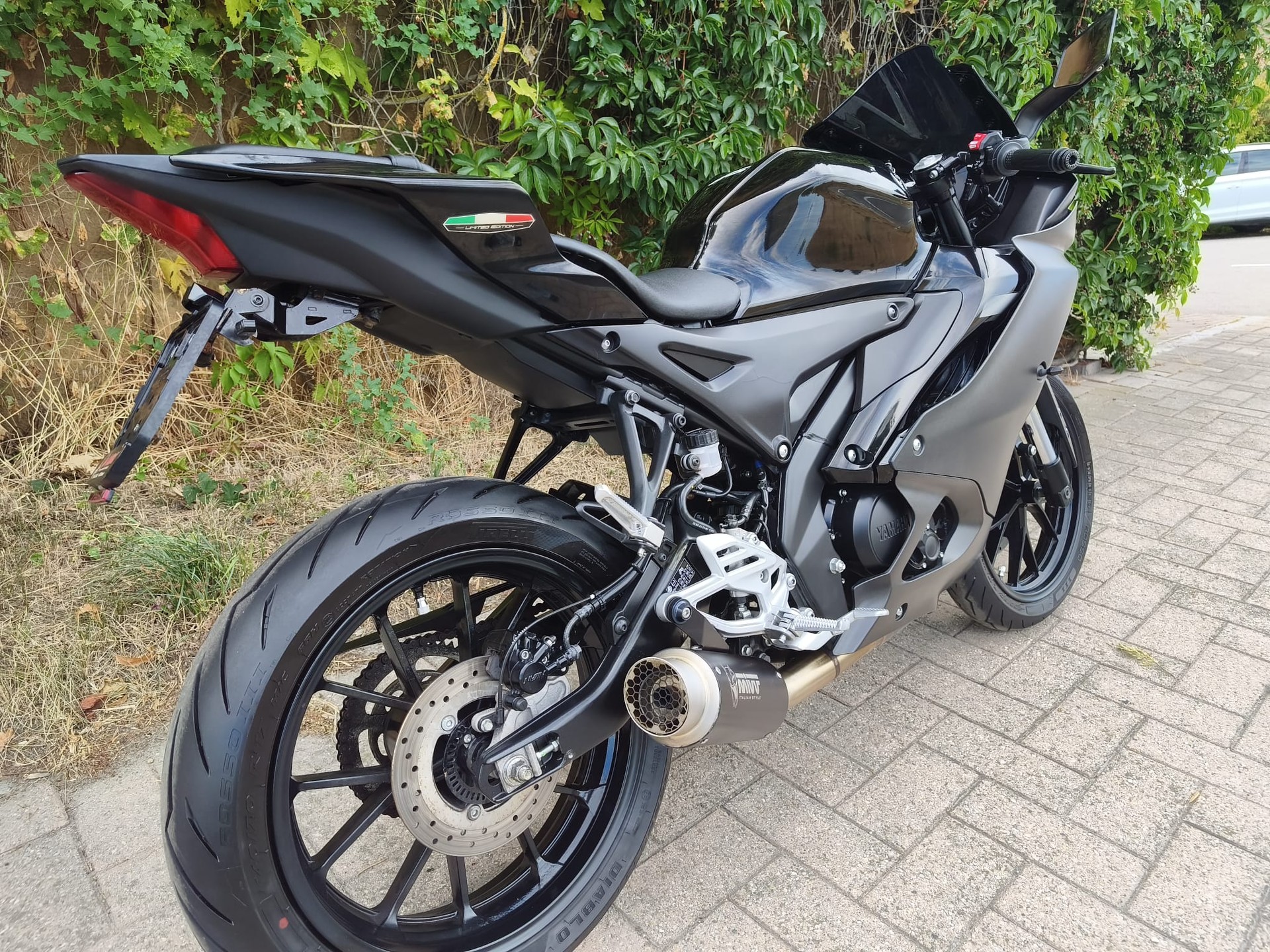 YAMAHA YZF-R 125 ABS-image-4
