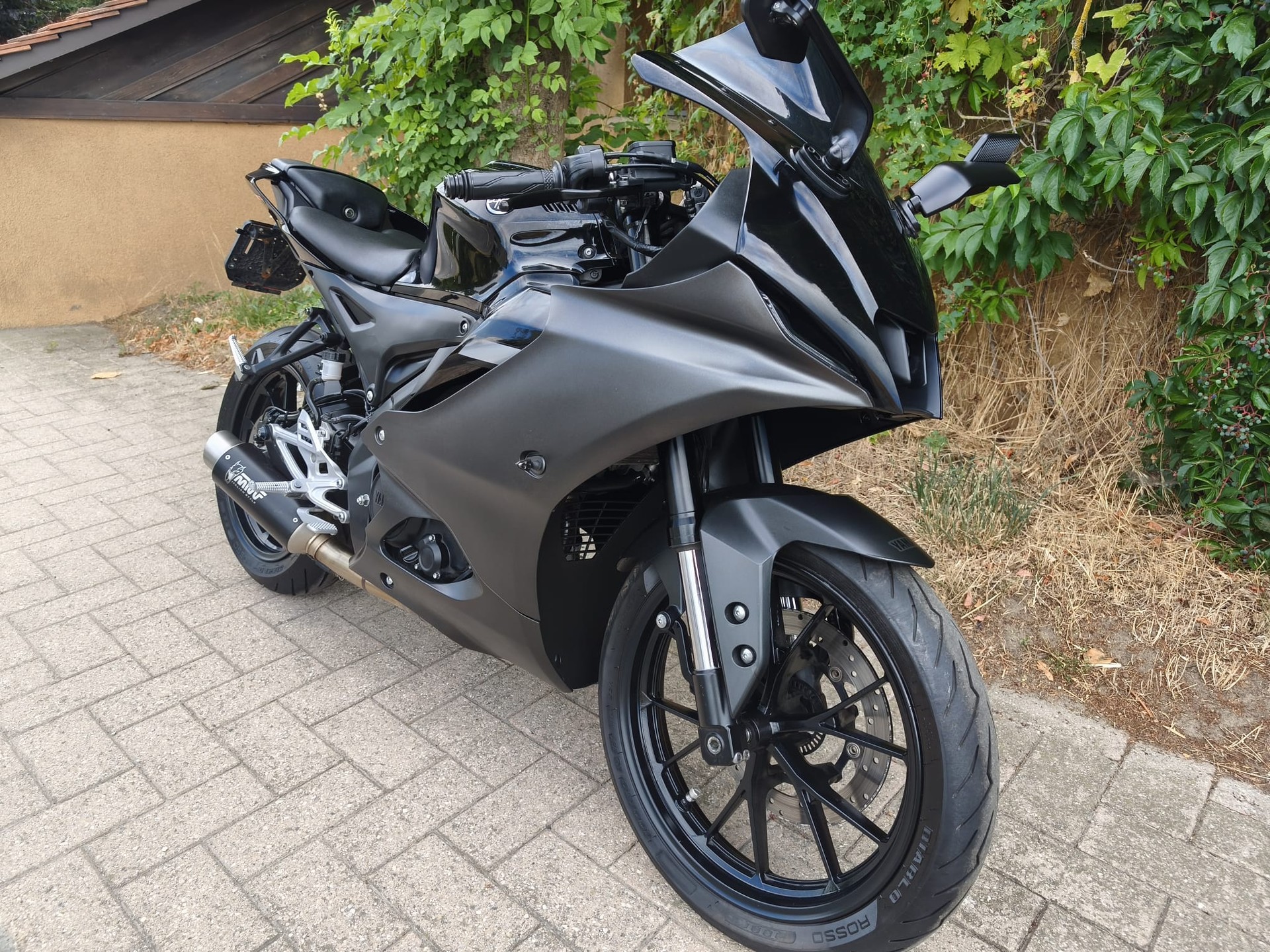 YAMAHA YZF-R 125 ABS-image-2
