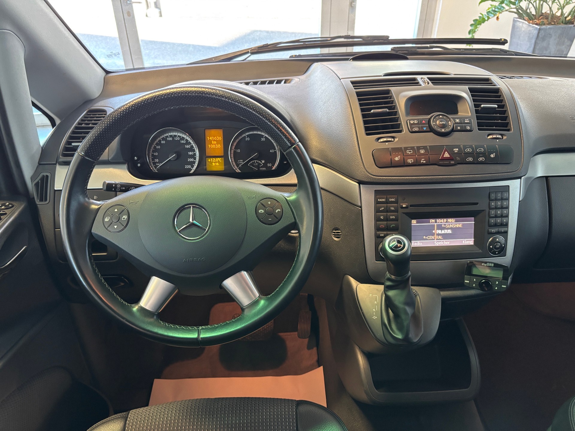 MERCEDES-BENZ Viano 2.2 CDI Blue Efficiency Trend A-image-17