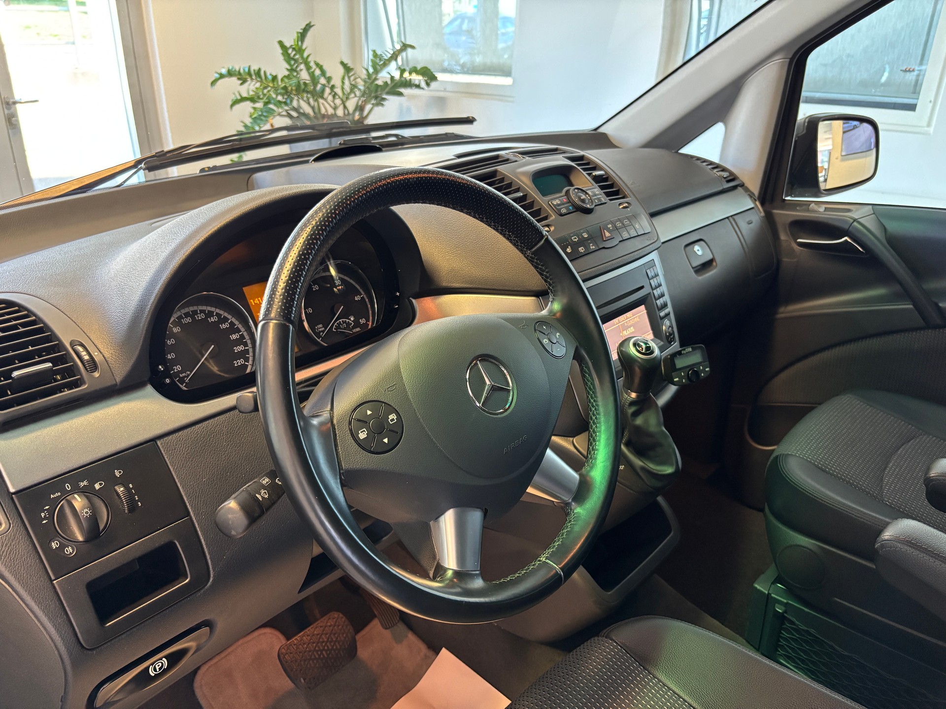 MERCEDES-BENZ Viano 2.2 CDI Blue Efficiency Trend A-image-5