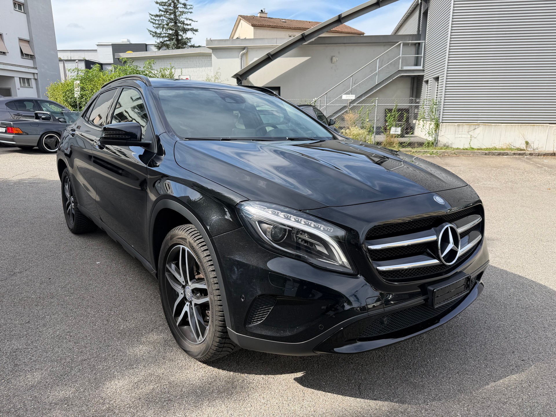 MERCEDES-BENZ GLA 250 Style 4Matic 7G-DCT-image-5