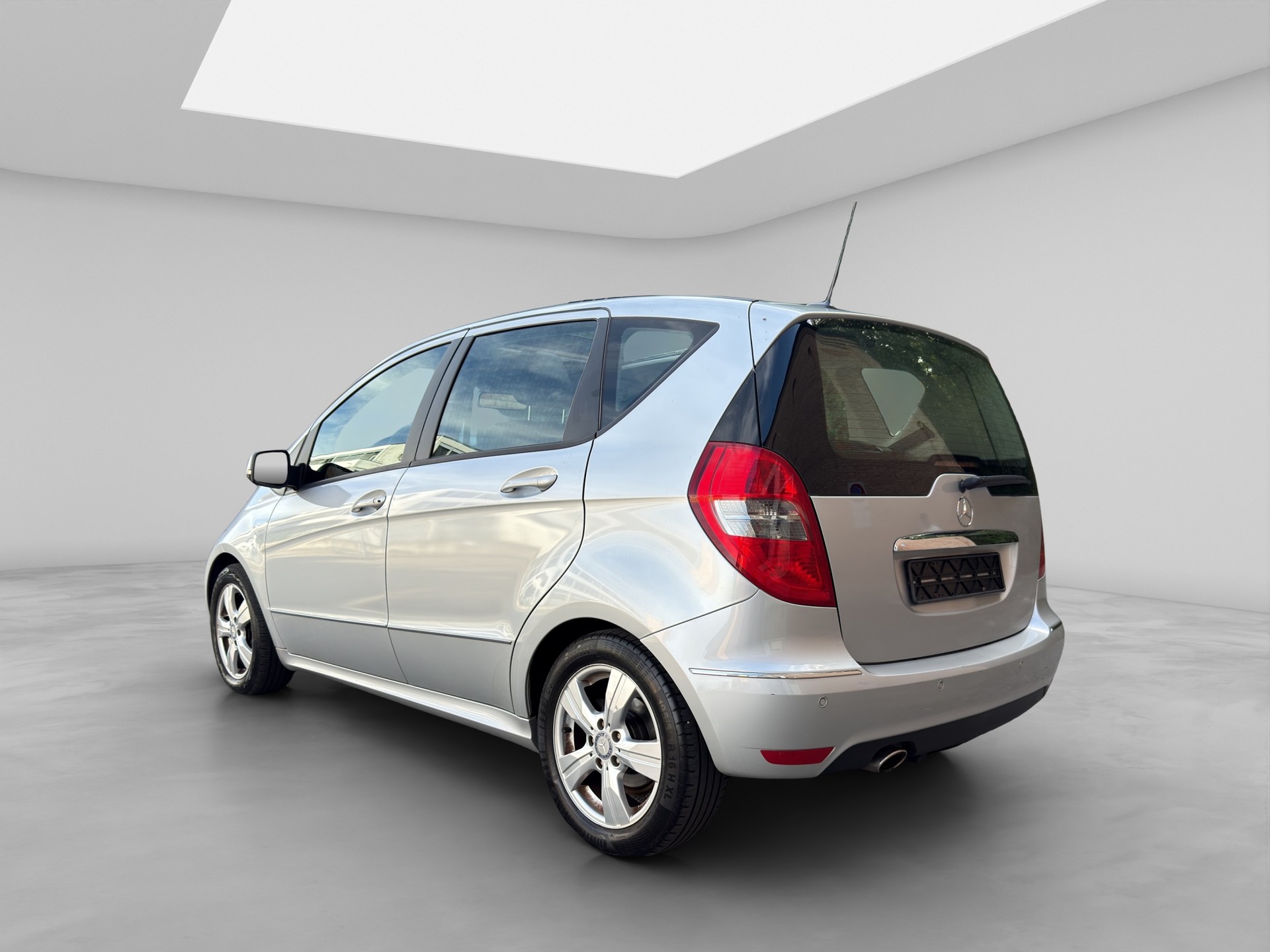 MERCEDES-BENZ A 200 Avantgarde Autotronic-showroom-element-3