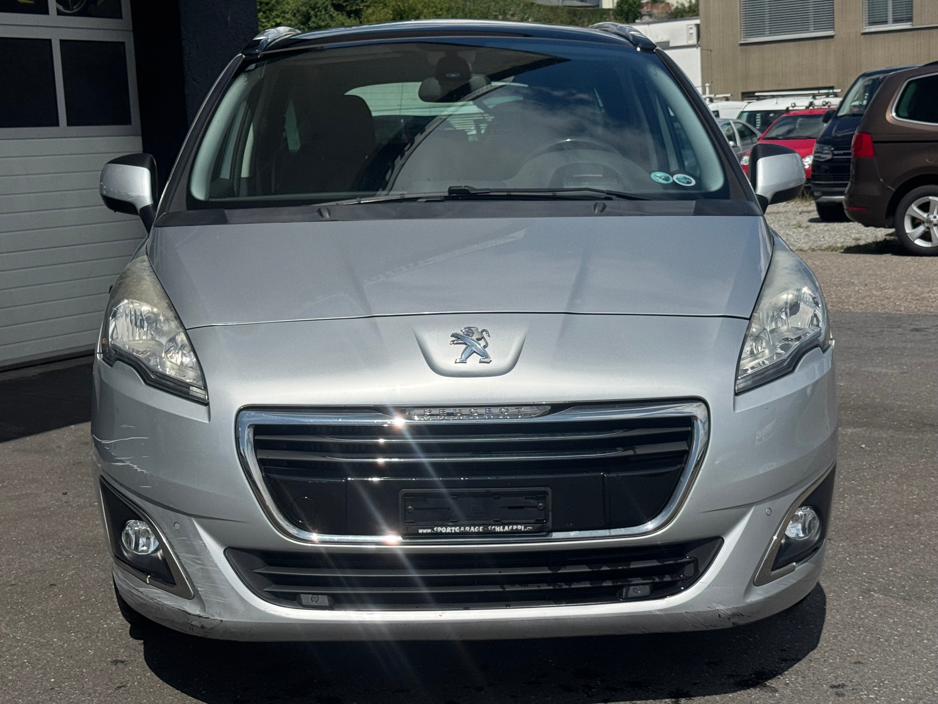 PEUGEOT 5008 1.6 THP Allure Tiptronic