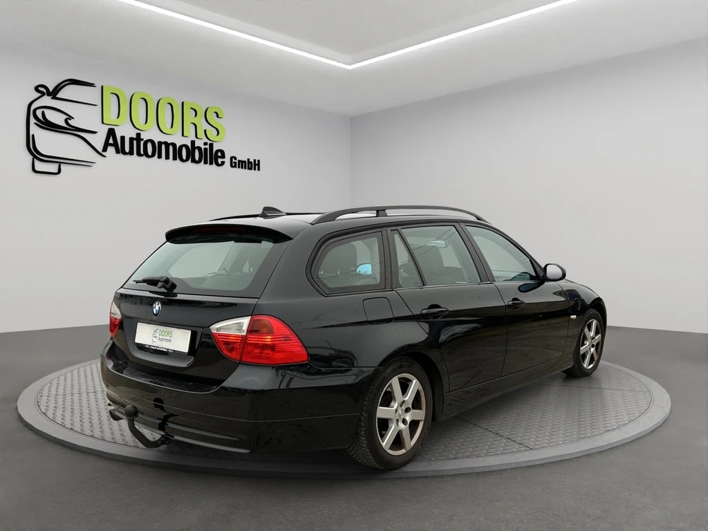 BMW 318i Touring Steptronic-showroom-element-3