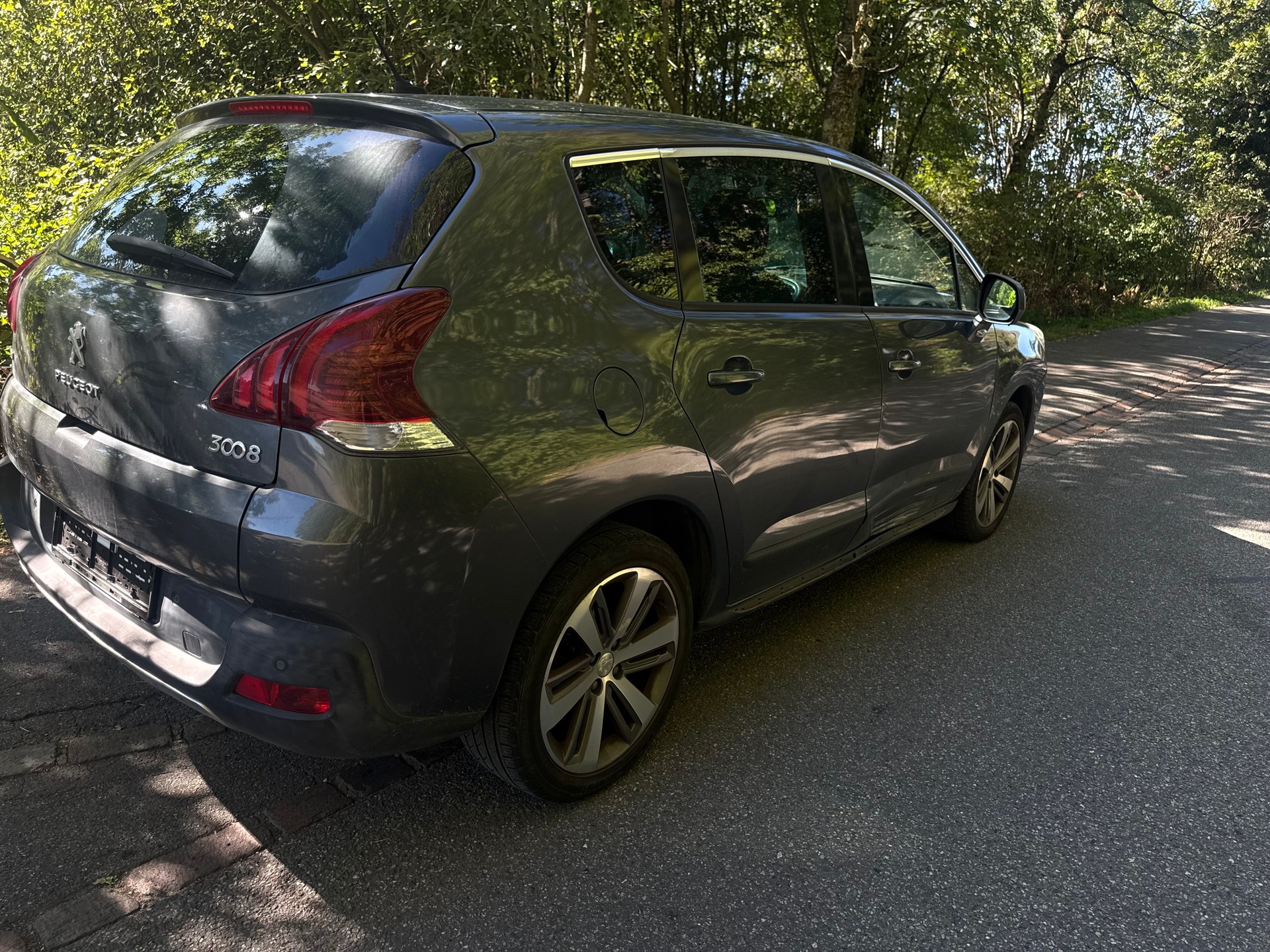 PEUGEOT 3008 1.6 HDI Active-image-6