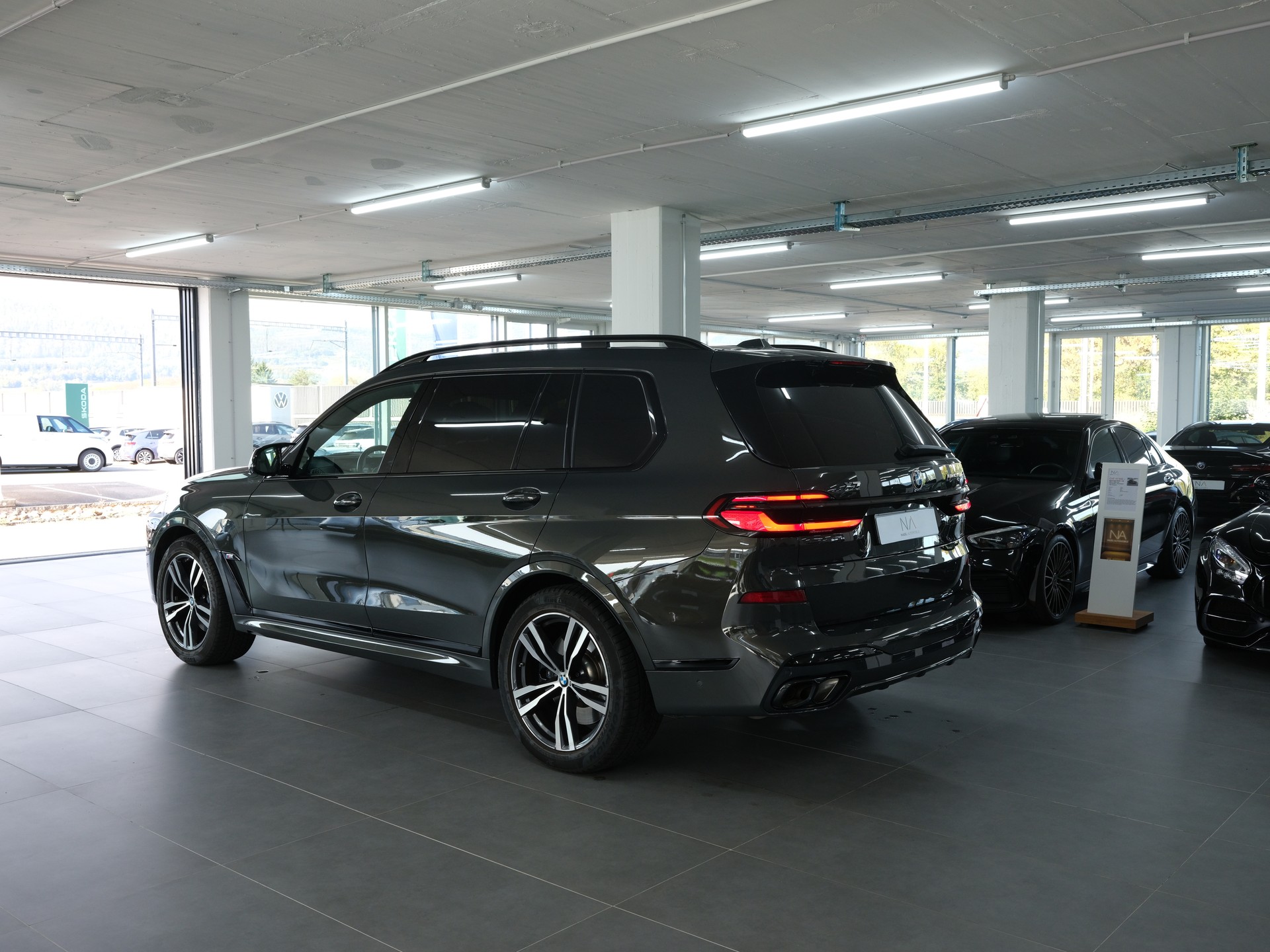 BMW X7 xDrive 48V M60i Steptronic M Sport Pro *Vollausstattung* *Sky Lounge* *Werksgarantie*-image-30