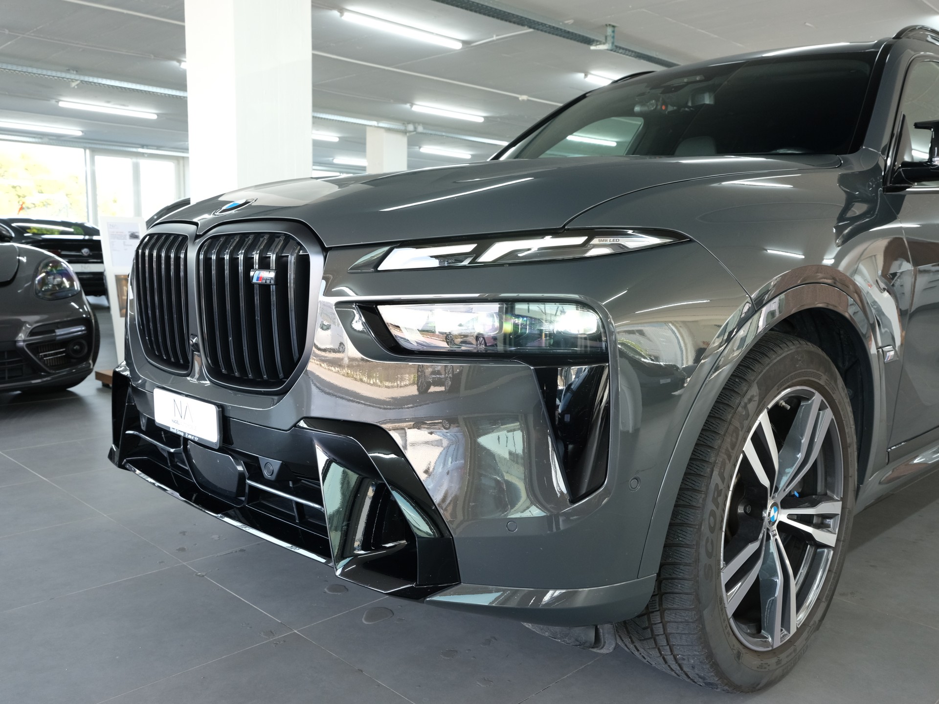 BMW X7 xDrive 48V M60i Steptronic M Sport Pro *Vollausstattung* *Sky Lounge* *Werksgarantie*-image-12