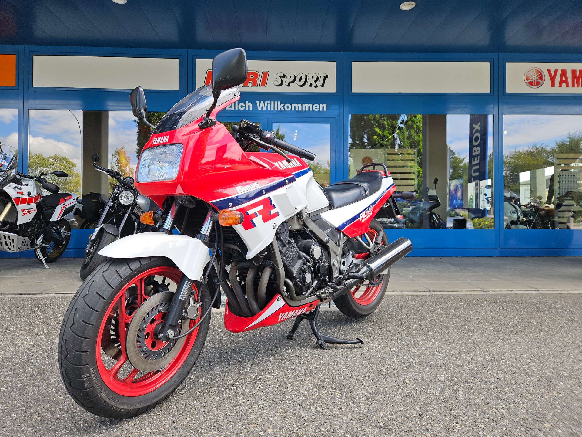 YAMAHA FZ 750-image-3