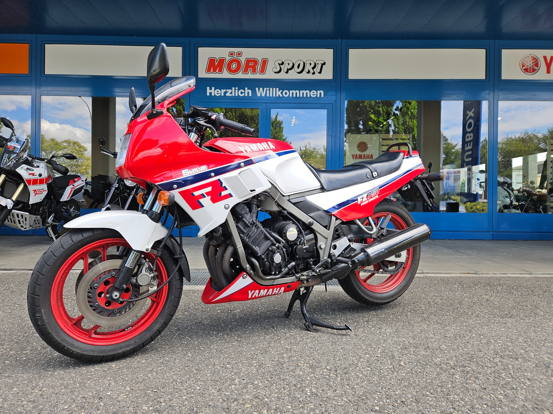YAMAHA FZ 750-image-2