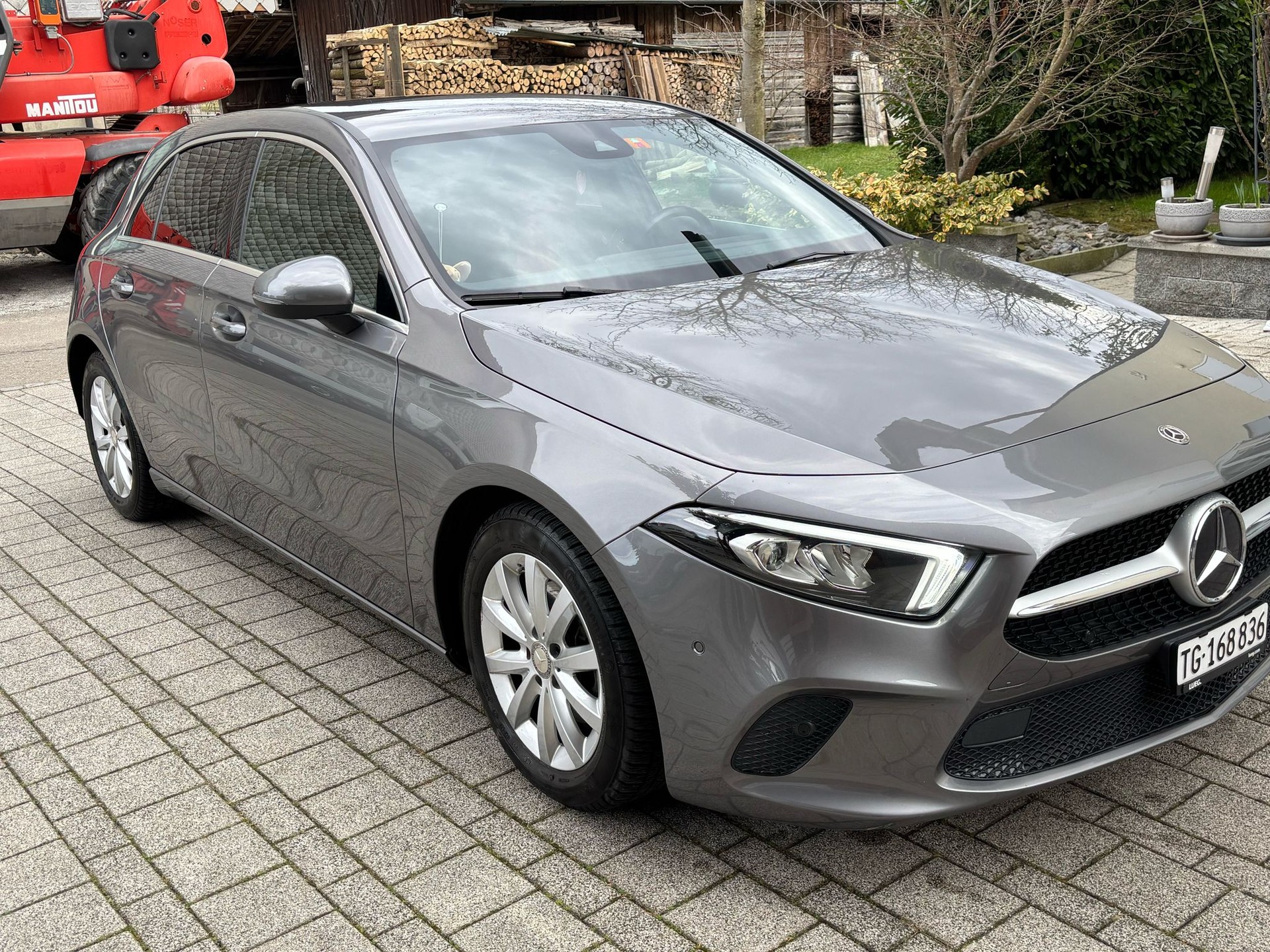 MERCEDES-BENZ A 180 d-image-1