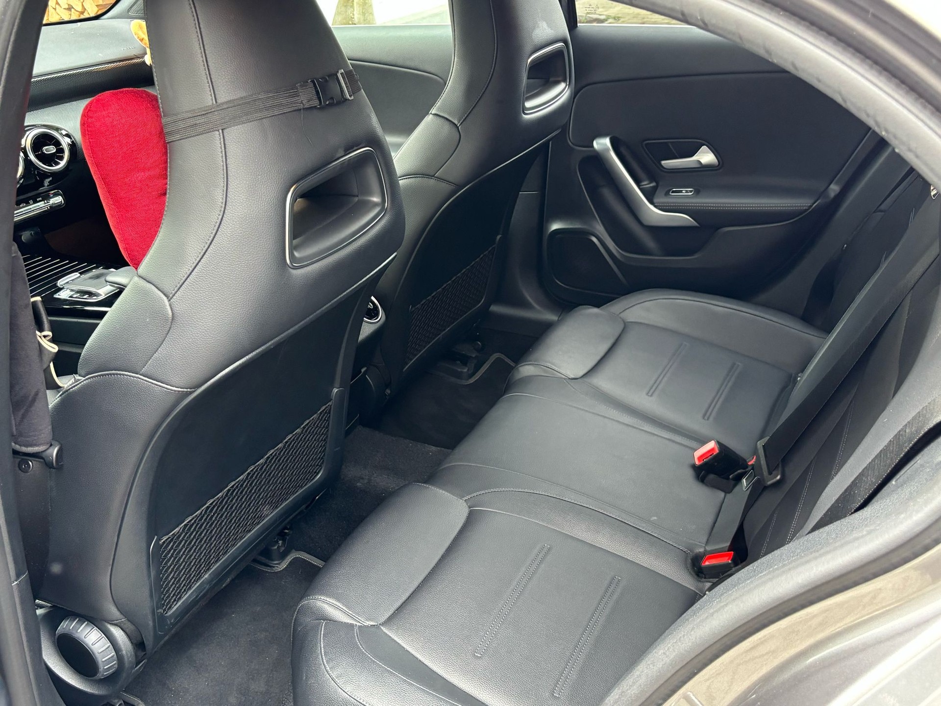 MERCEDES-BENZ A 180 d-image-8