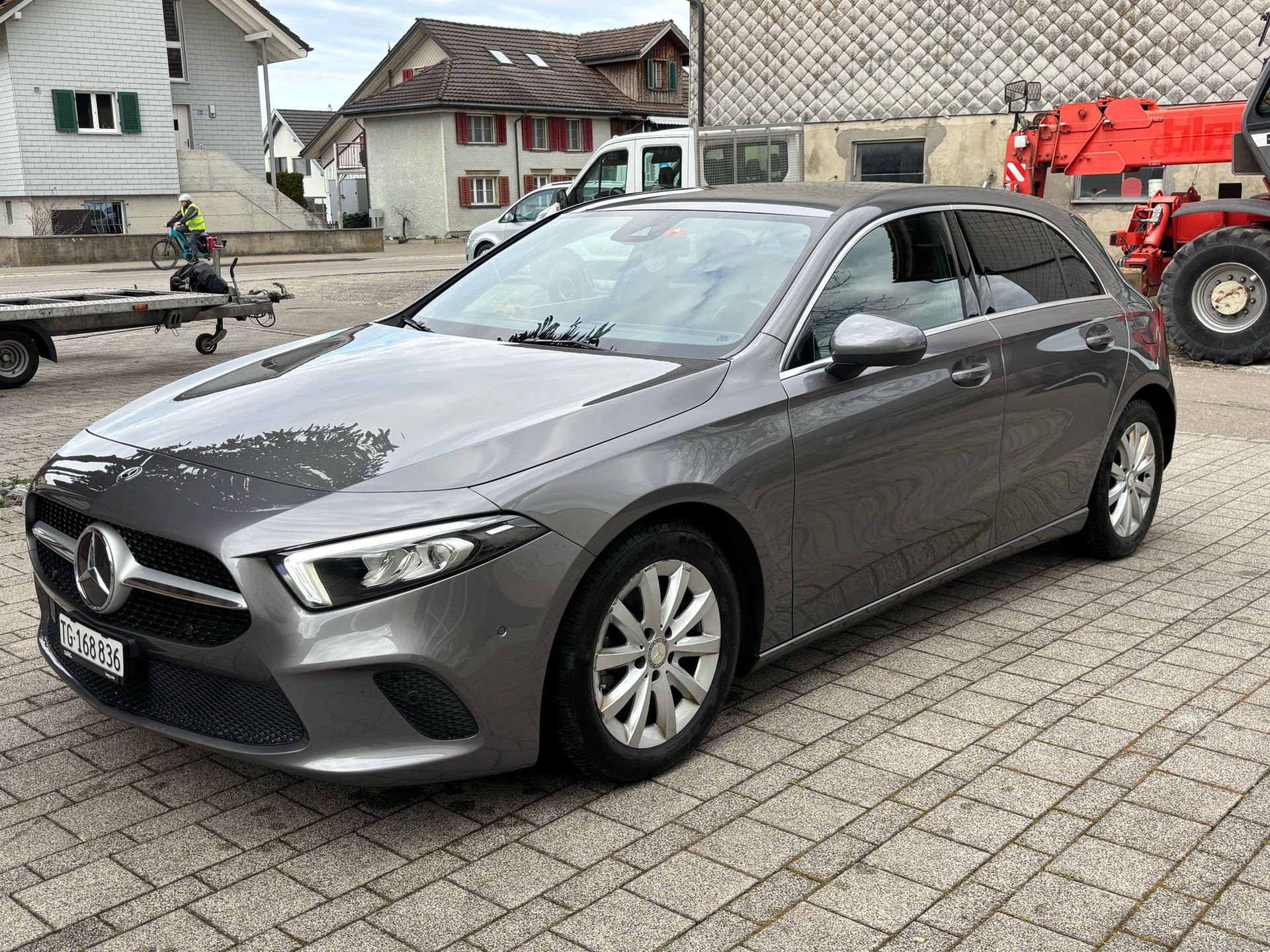 MERCEDES-BENZ A 180 d