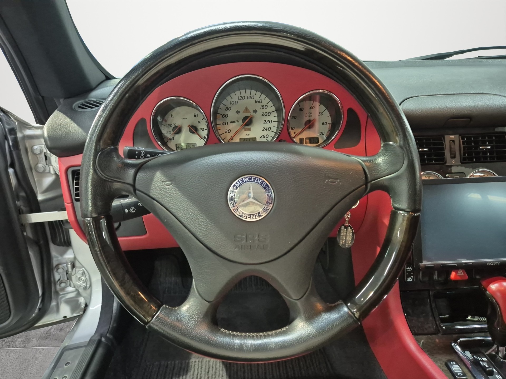 MERCEDES-BENZ SLK 320-image-11