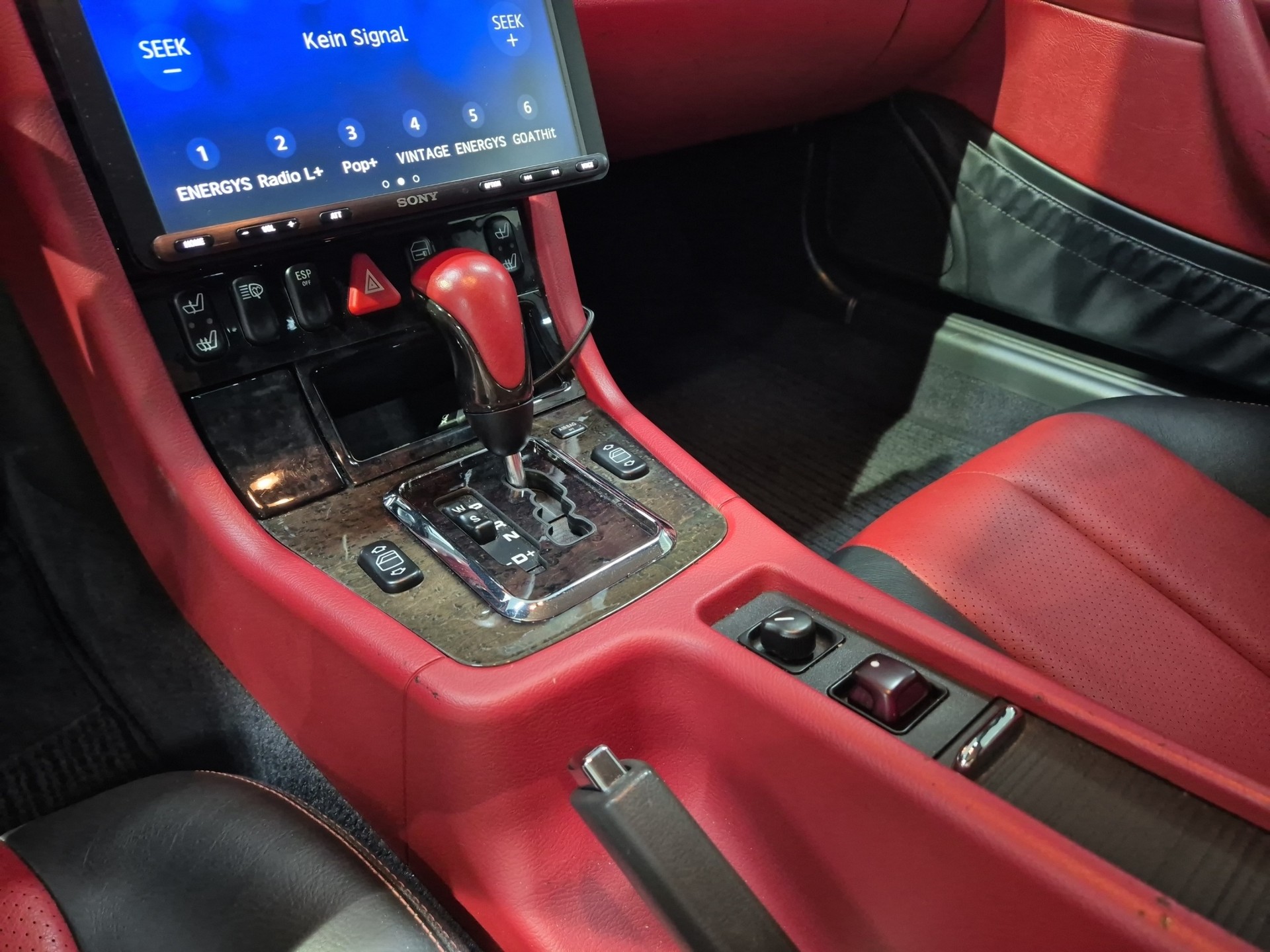 MERCEDES-BENZ SLK 320-image-14
