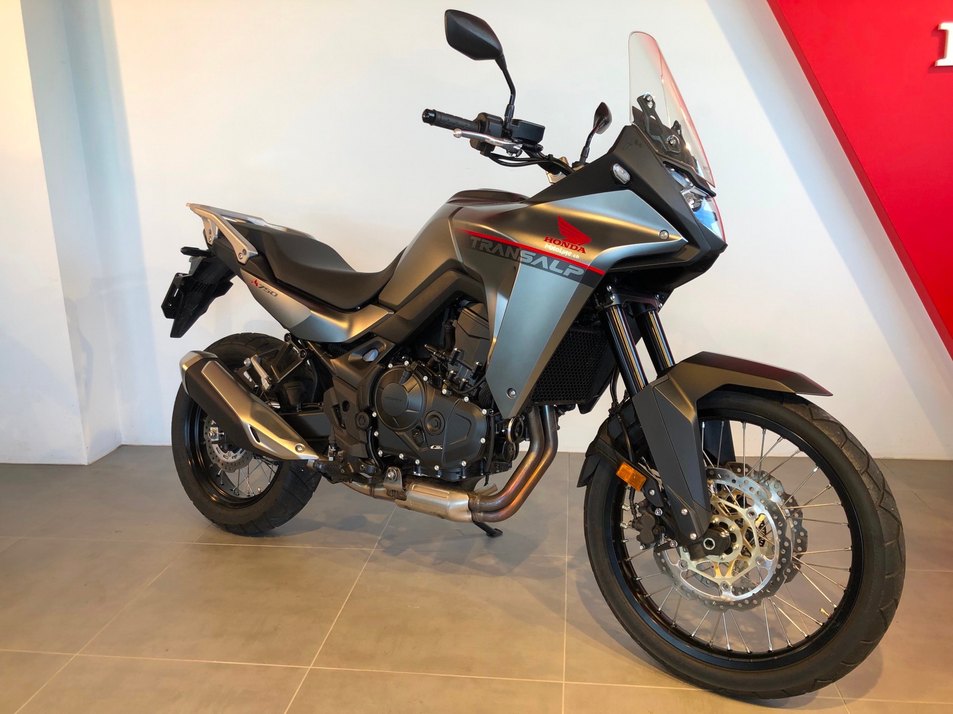 HONDA XL 750 Transalp-image-0