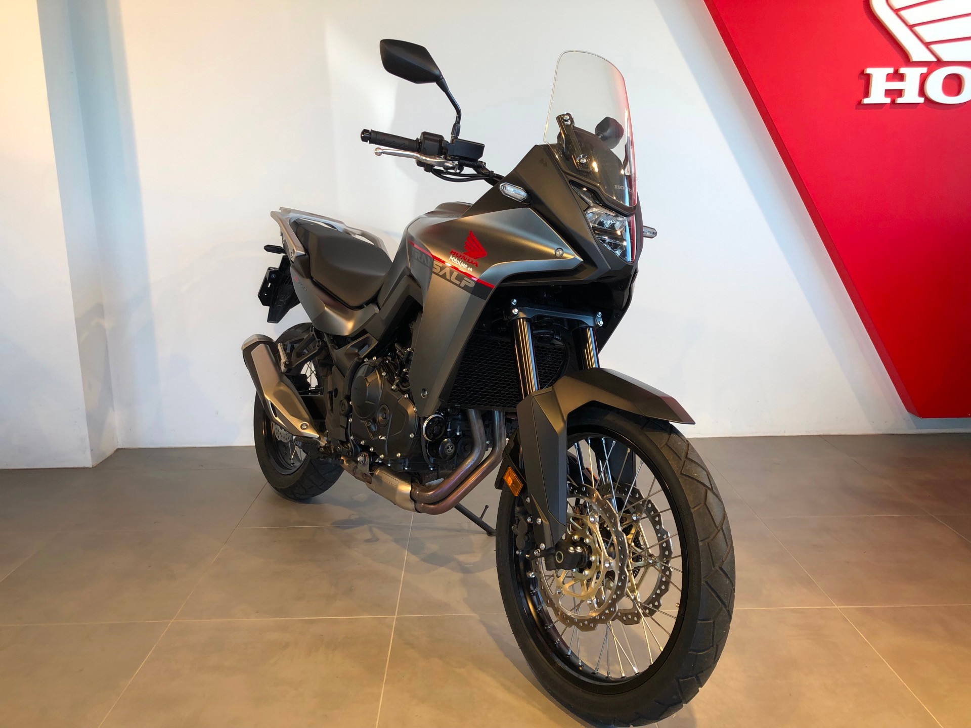 HONDA XL 750 Transalp-image-1