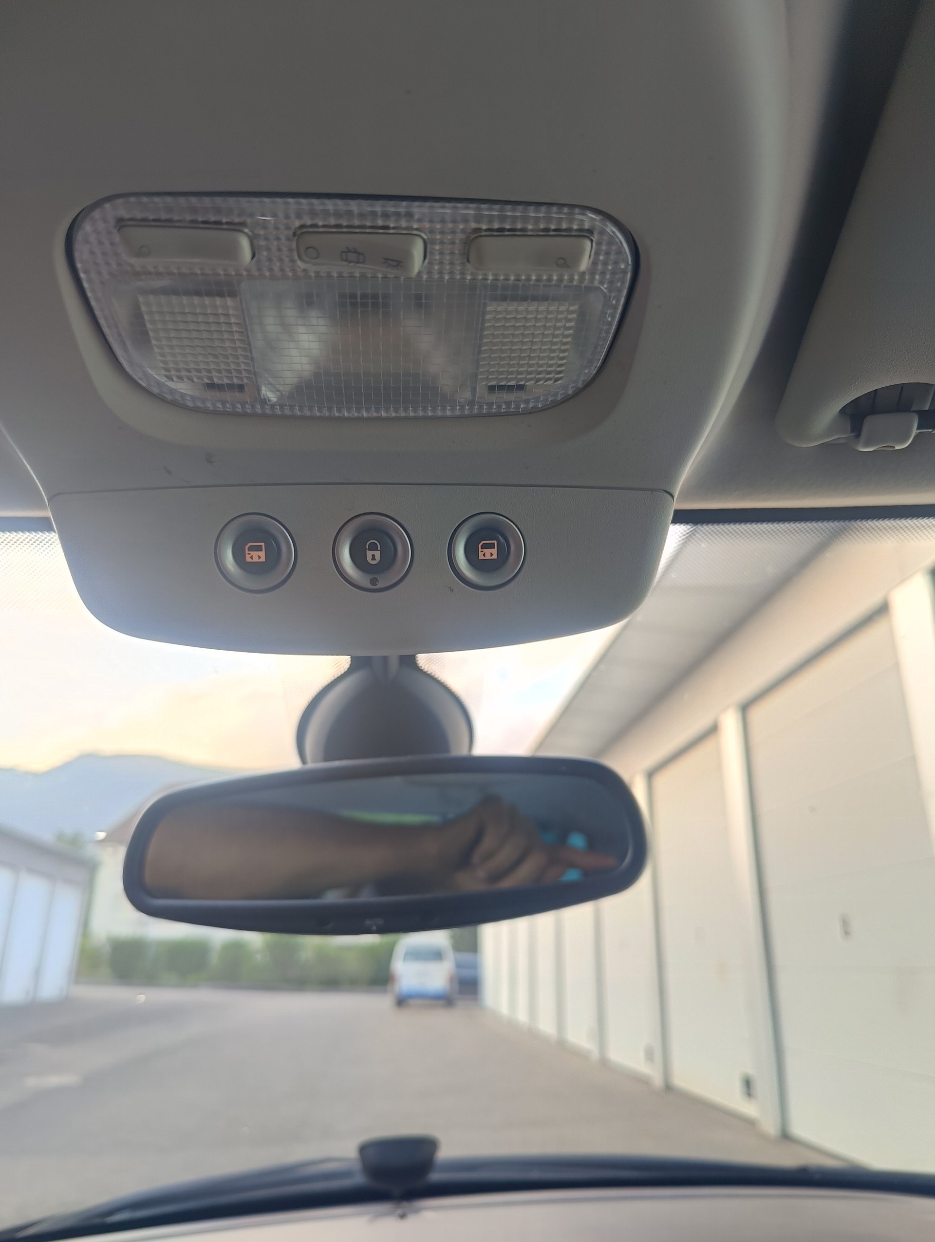 PEUGEOT 807 2.0 16V Platinum Edition-image-9