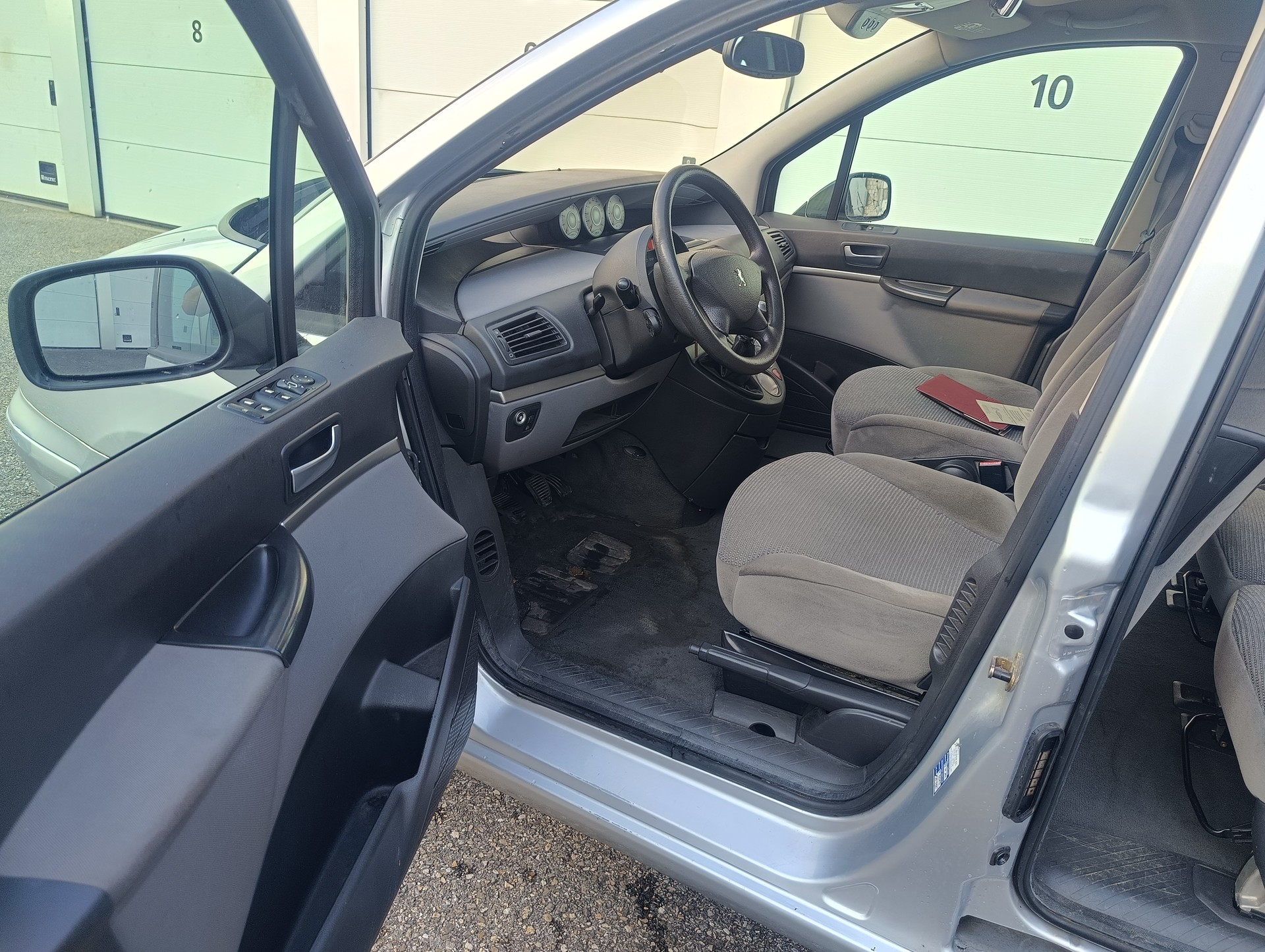 PEUGEOT 807 2.0 16V Platinum Edition-image-5