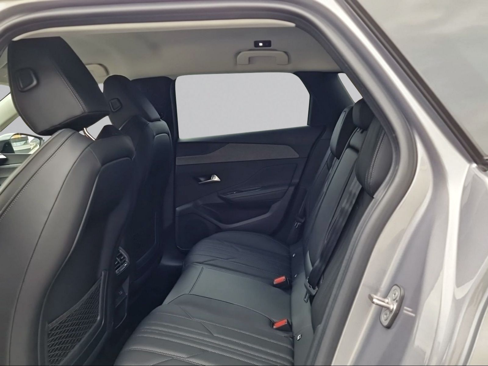 PEUGEOT 308 SW 1.2 PureTech Allure Pack-image-12