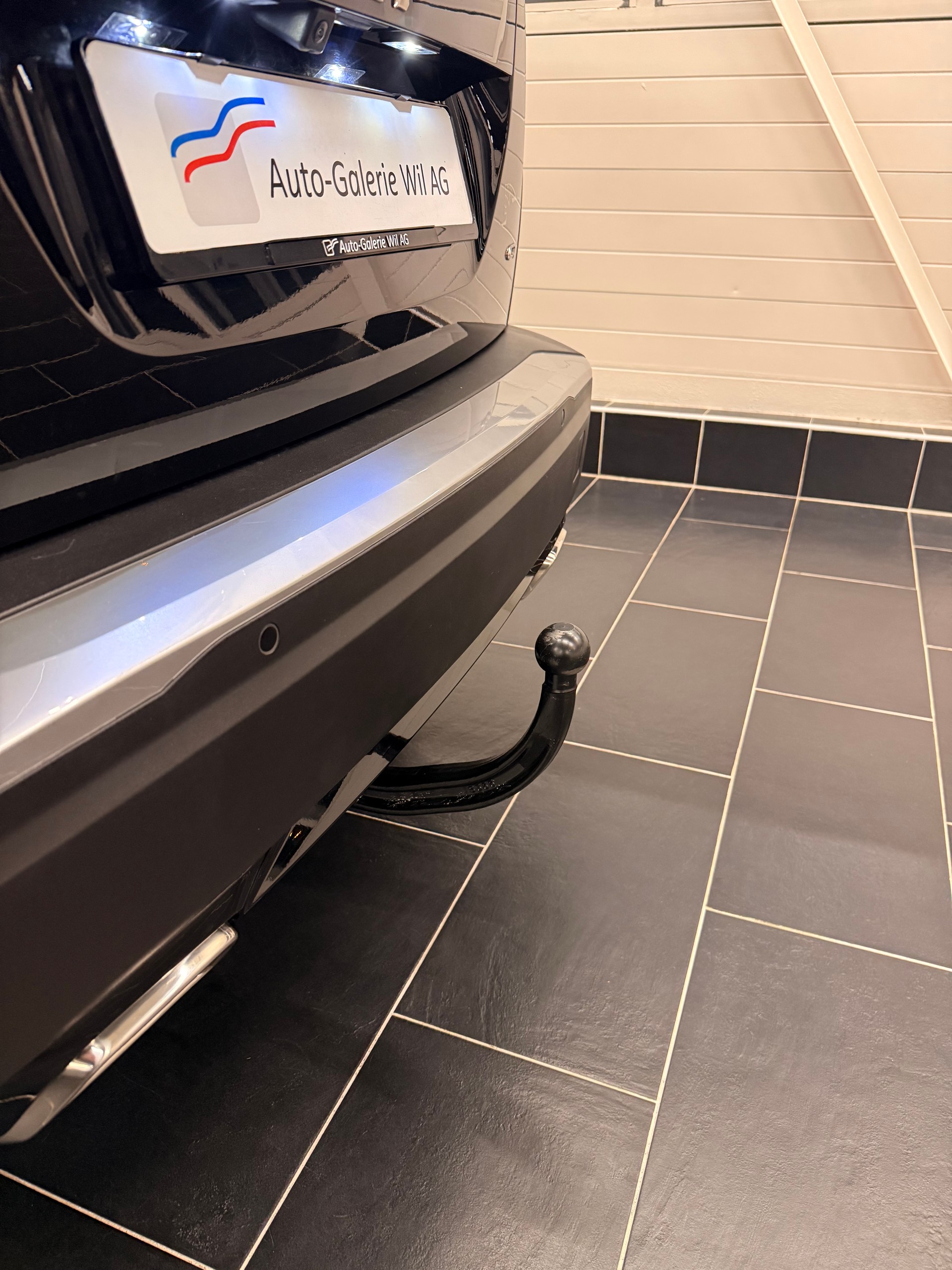 PEUGEOT 2008 1.2 PureTech GT EAT8-image-14