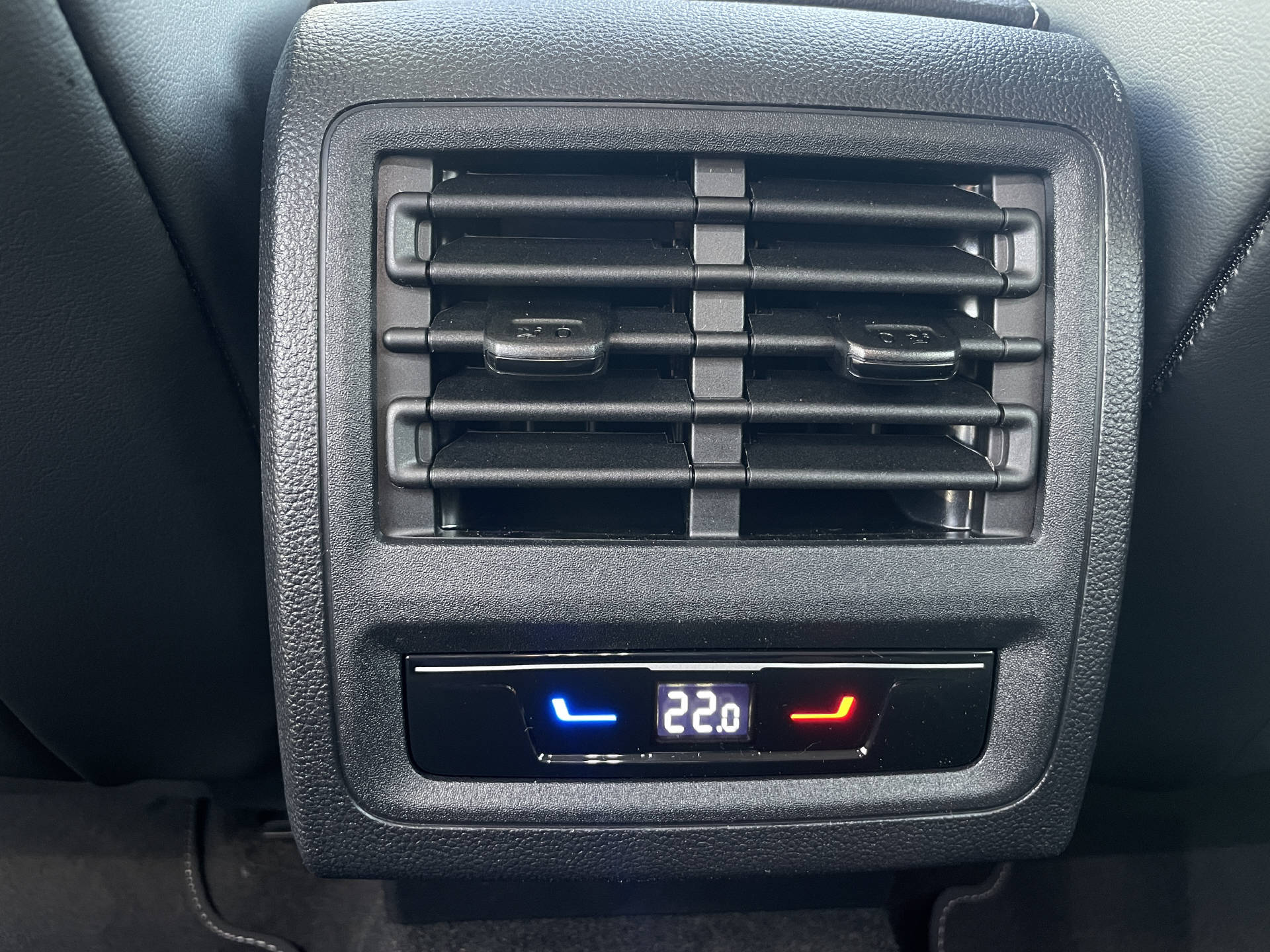 VW Golf VIII 1.5 eTSI UNITED Life DSG-image-16