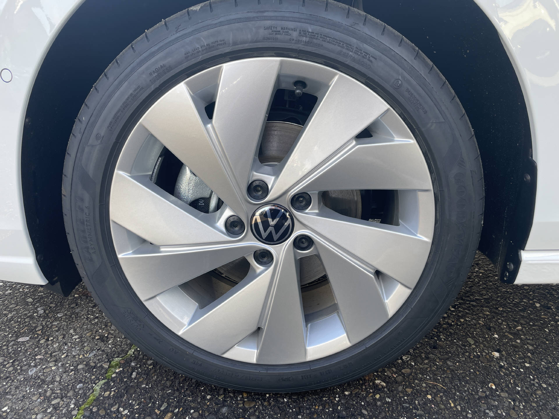 VW Golf VIII 1.5 eTSI UNITED Life DSG-image-19