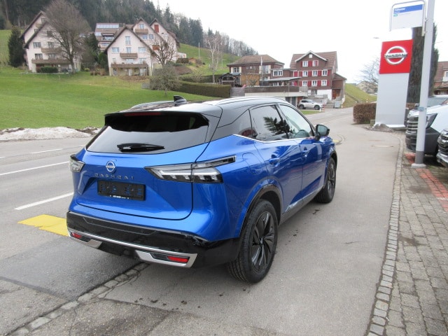 NISSAN Qashqai 1.3 DIG-T 158 Tekna 4x4-showroom-element-2