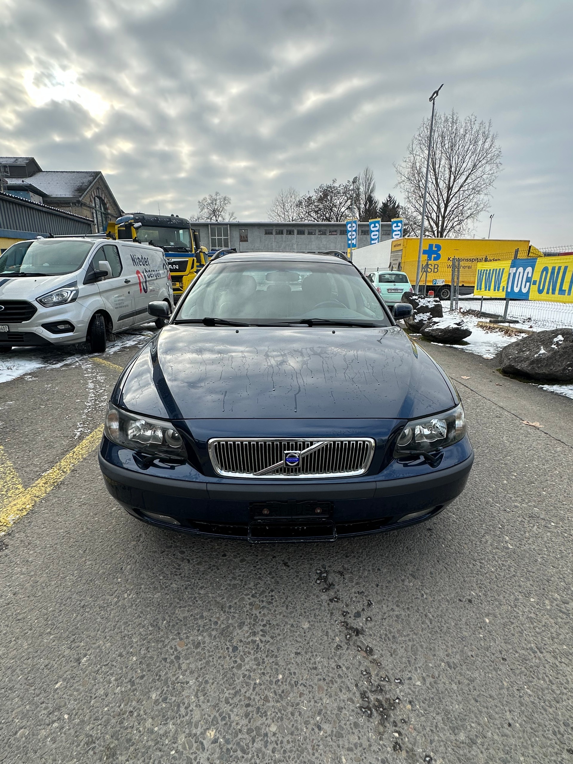VOLVO V70 2.5T AWD-showroom-element-1