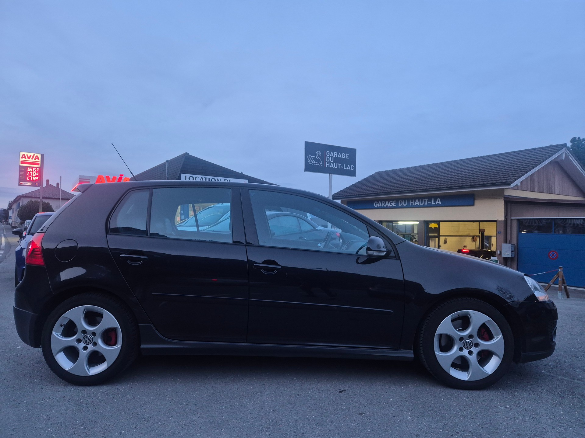 VW Golf 2.0 TFSI GTI-image-1