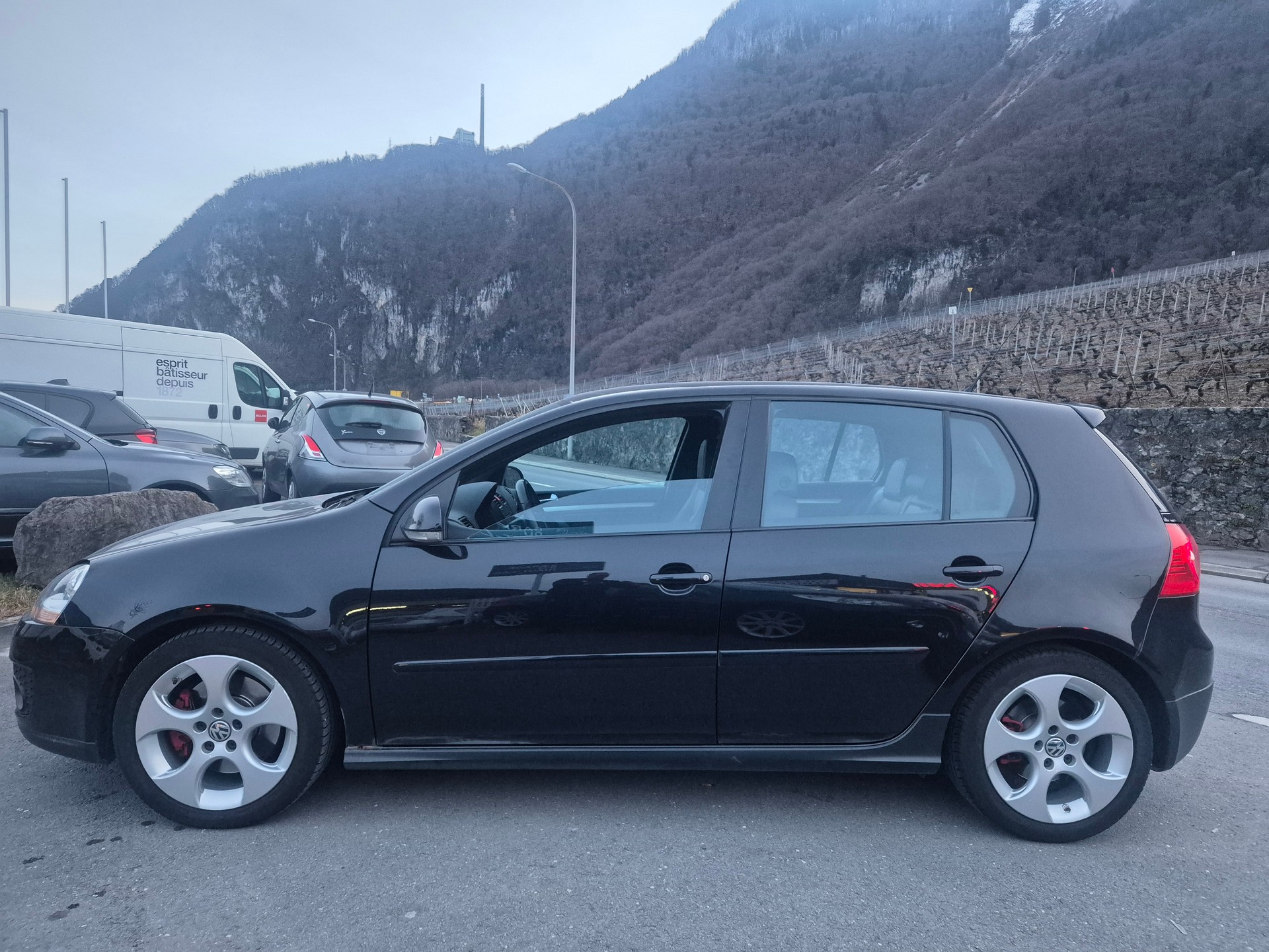 VW Golf 2.0 TFSI GTI-image-3