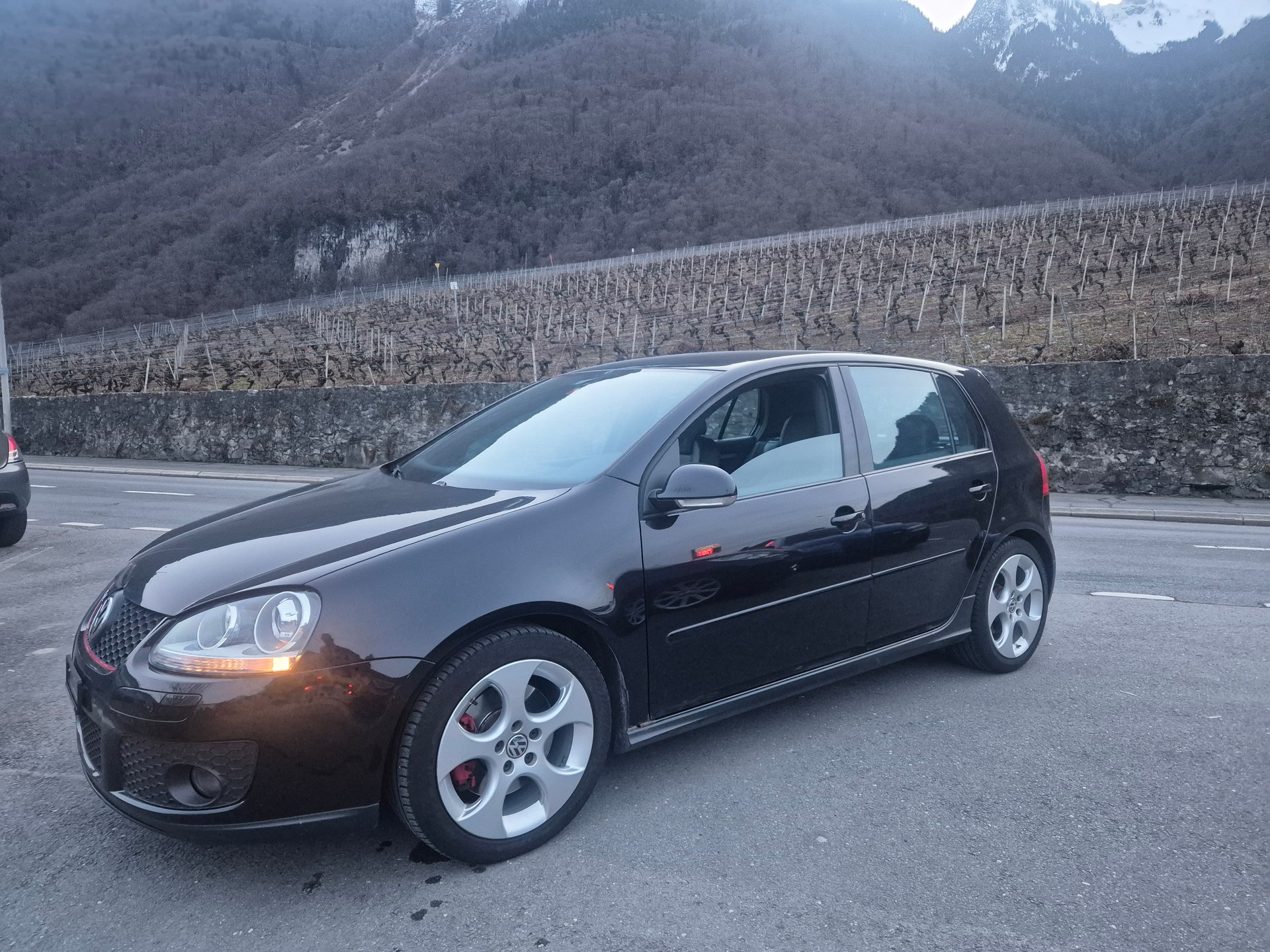 VW Golf 2.0 TFSI GTI-image-4