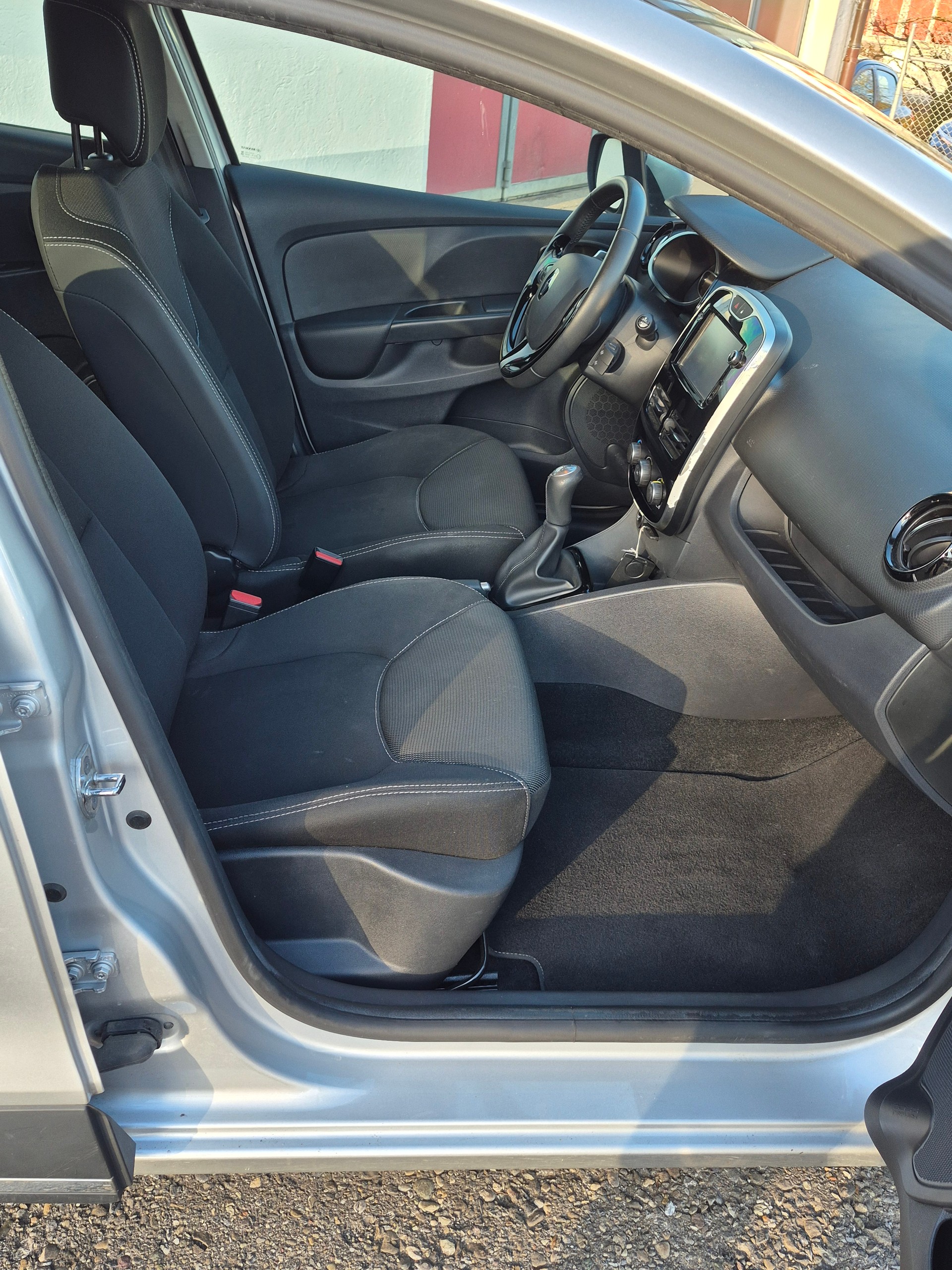 RENAULT Clio 0.9 12V Expression-image-13