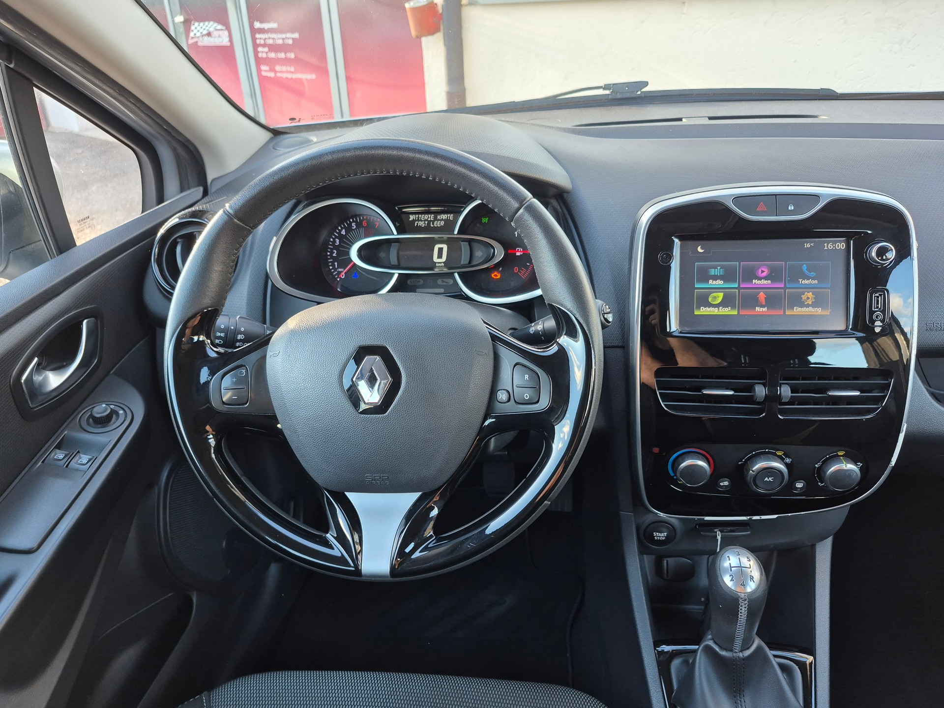 RENAULT Clio 0.9 12V Expression-image-11