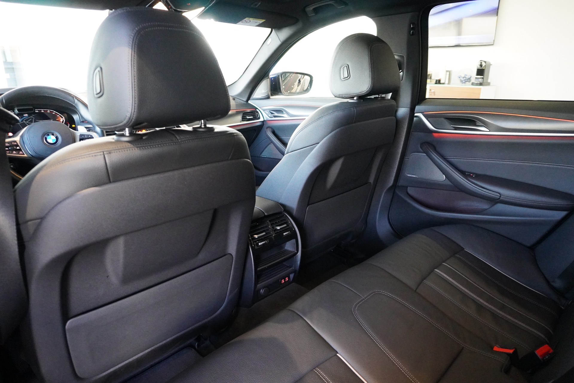BMW 540d xDrive 48V Touring M Sport Steptronic-image-19