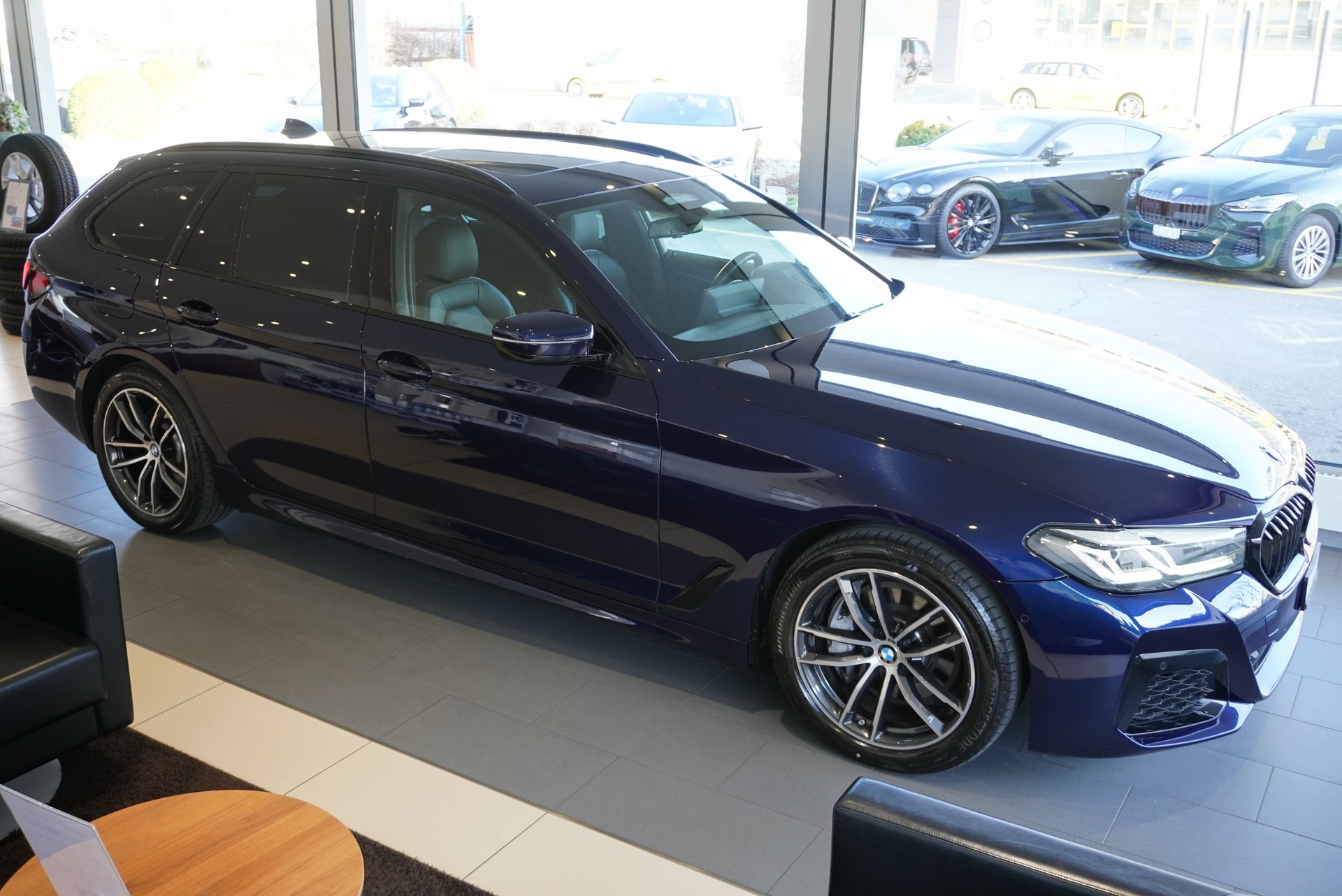 BMW 540d xDrive 48V Touring M Sport Steptronic-showroom-element-2